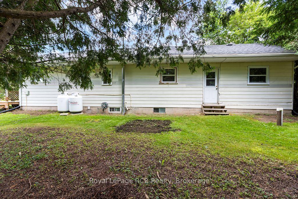 Photo 16 of 777014 10 Highway, Chatsworth — HOMEH