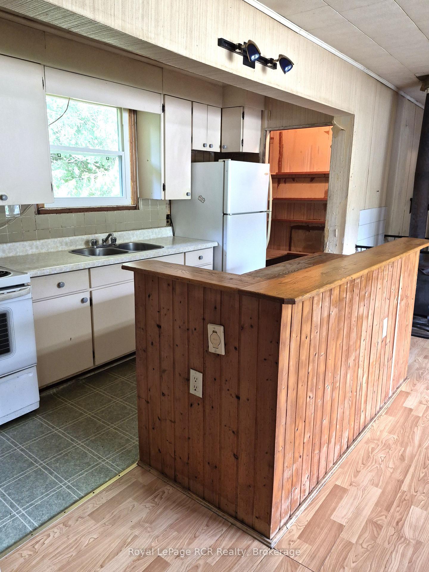 Photo 20 of 777014 10 Highway, Chatsworth — HOMEH