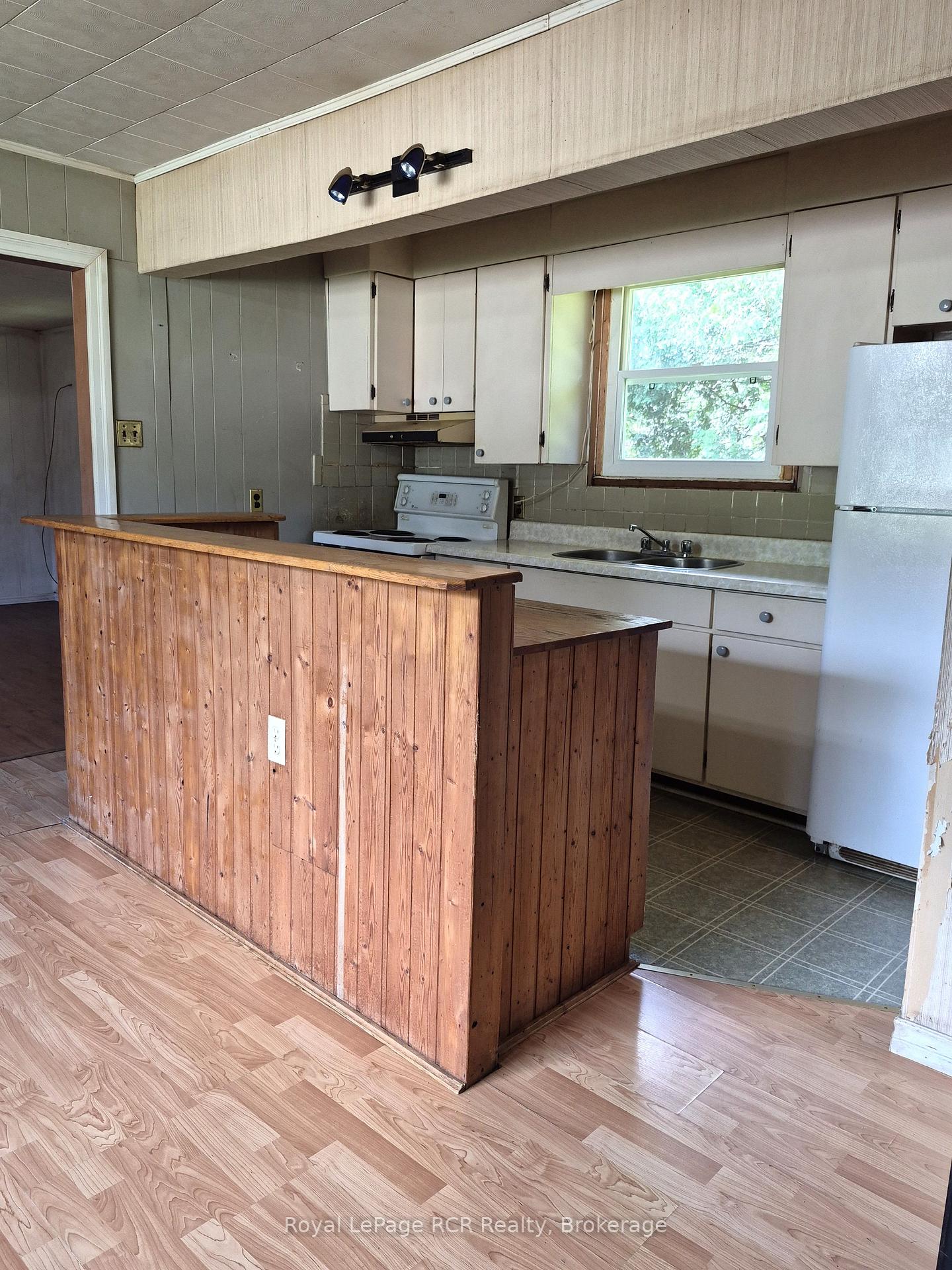 Photo 22 of 777014 10 Highway, Chatsworth — HOMEH