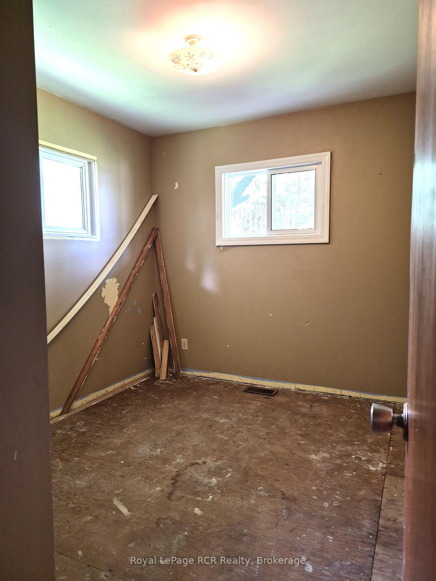 Photo 32 of 777014 10 Highway, Chatsworth — HOMEH