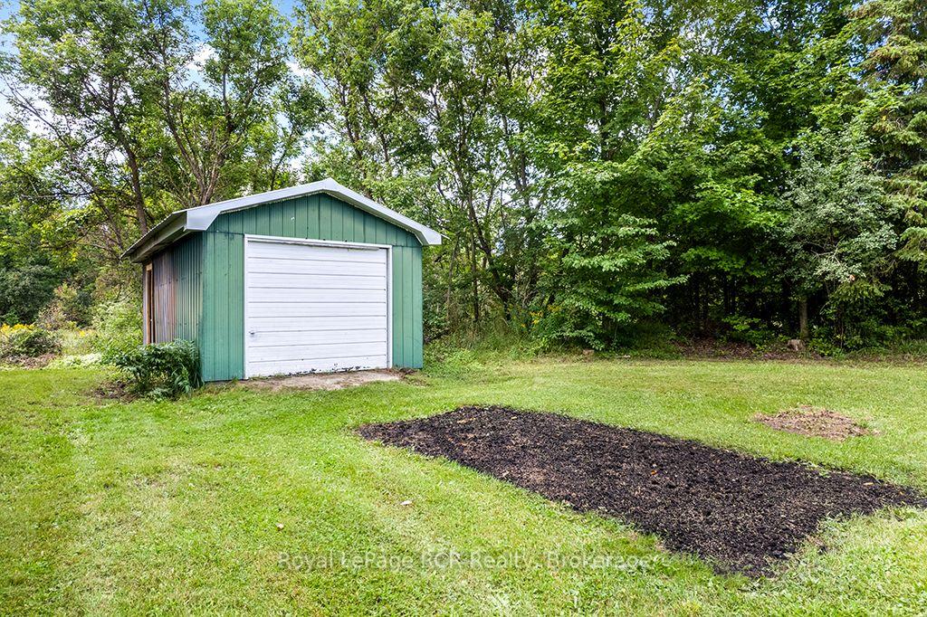 Photo 36 of 777014 10 Highway, Chatsworth — HOMEH