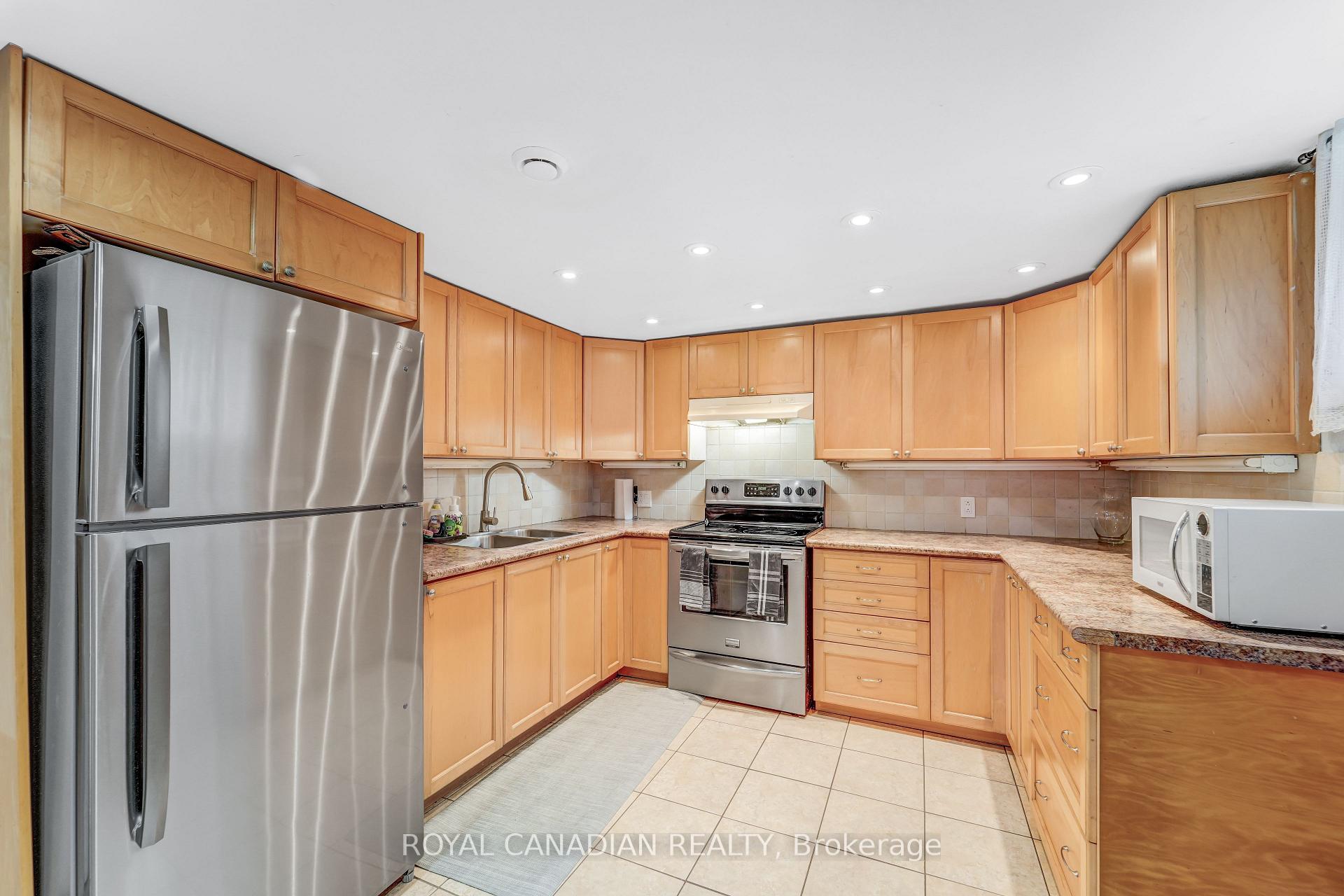 Photo 4 of Unit BSMT, 115 Darlingside Drive, Scarborough, West Hill — HOMEH