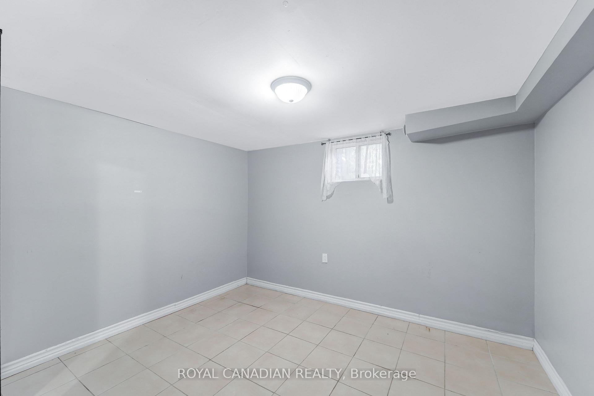 Photo 5 of Unit BSMT, 115 Darlingside Drive, Scarborough, West Hill — HOMEH