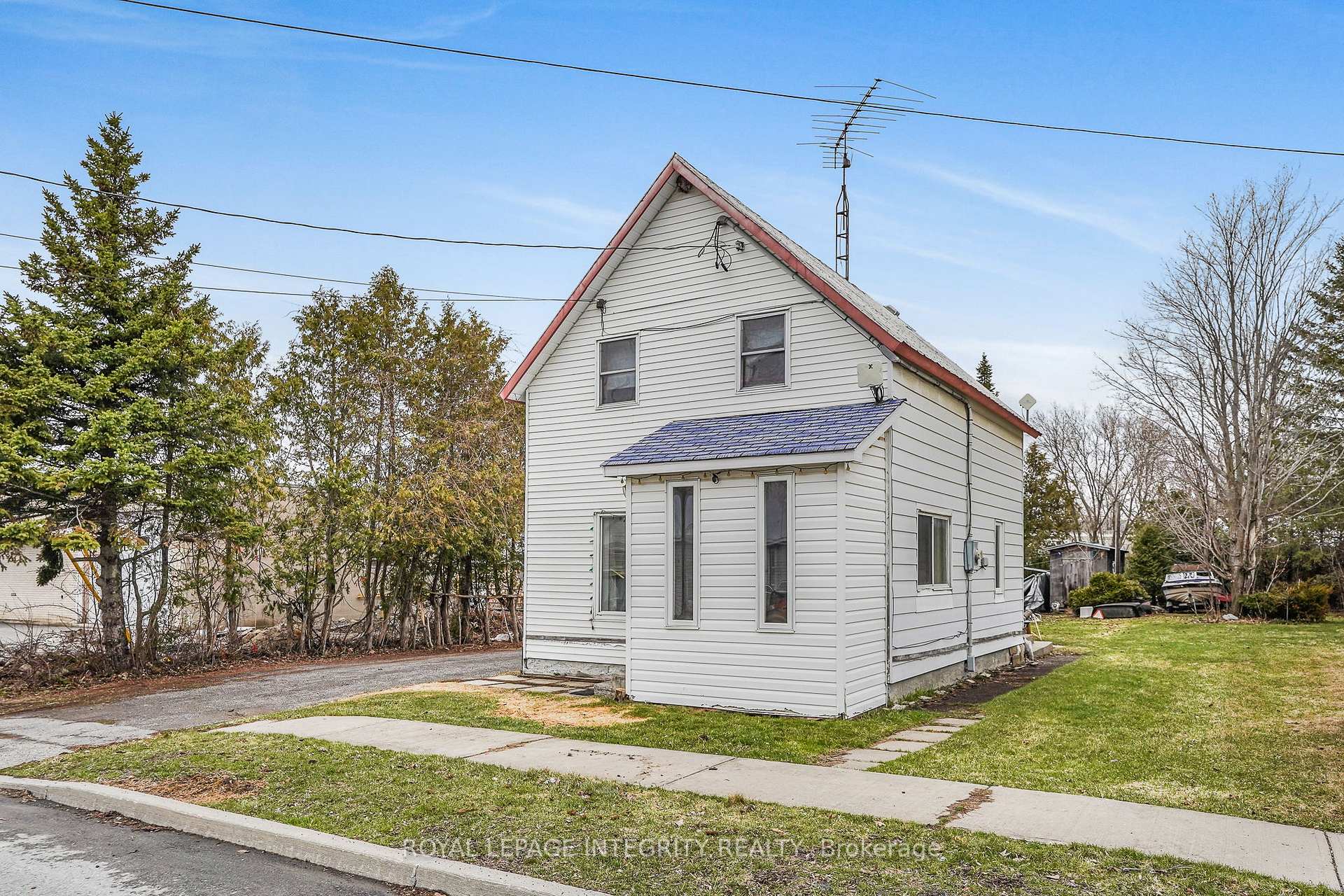 Photo of 259 Bishop Street N