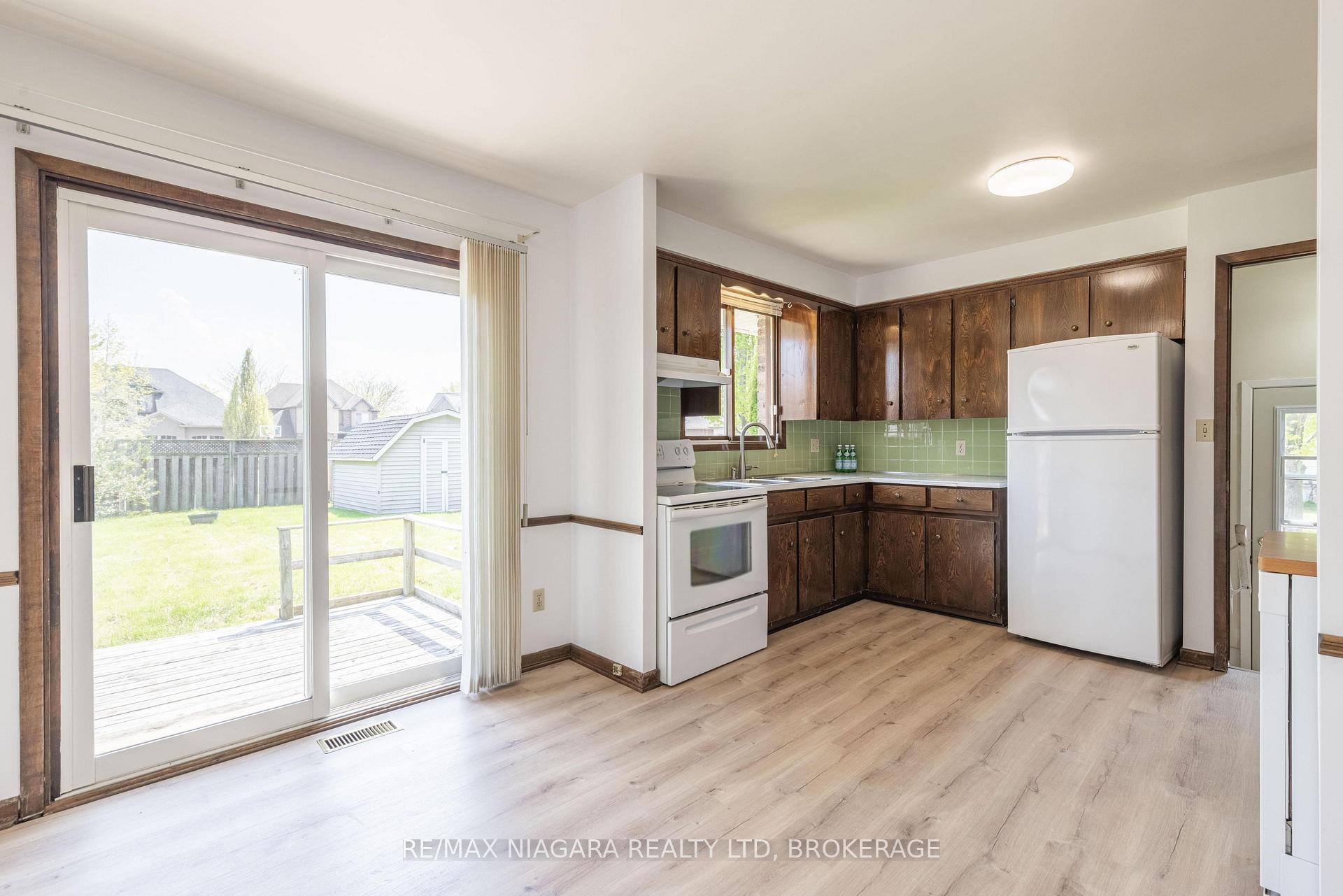 Photo 8 of 29 Granada Drive, St. Catharines, Lakeshore — HOMEH