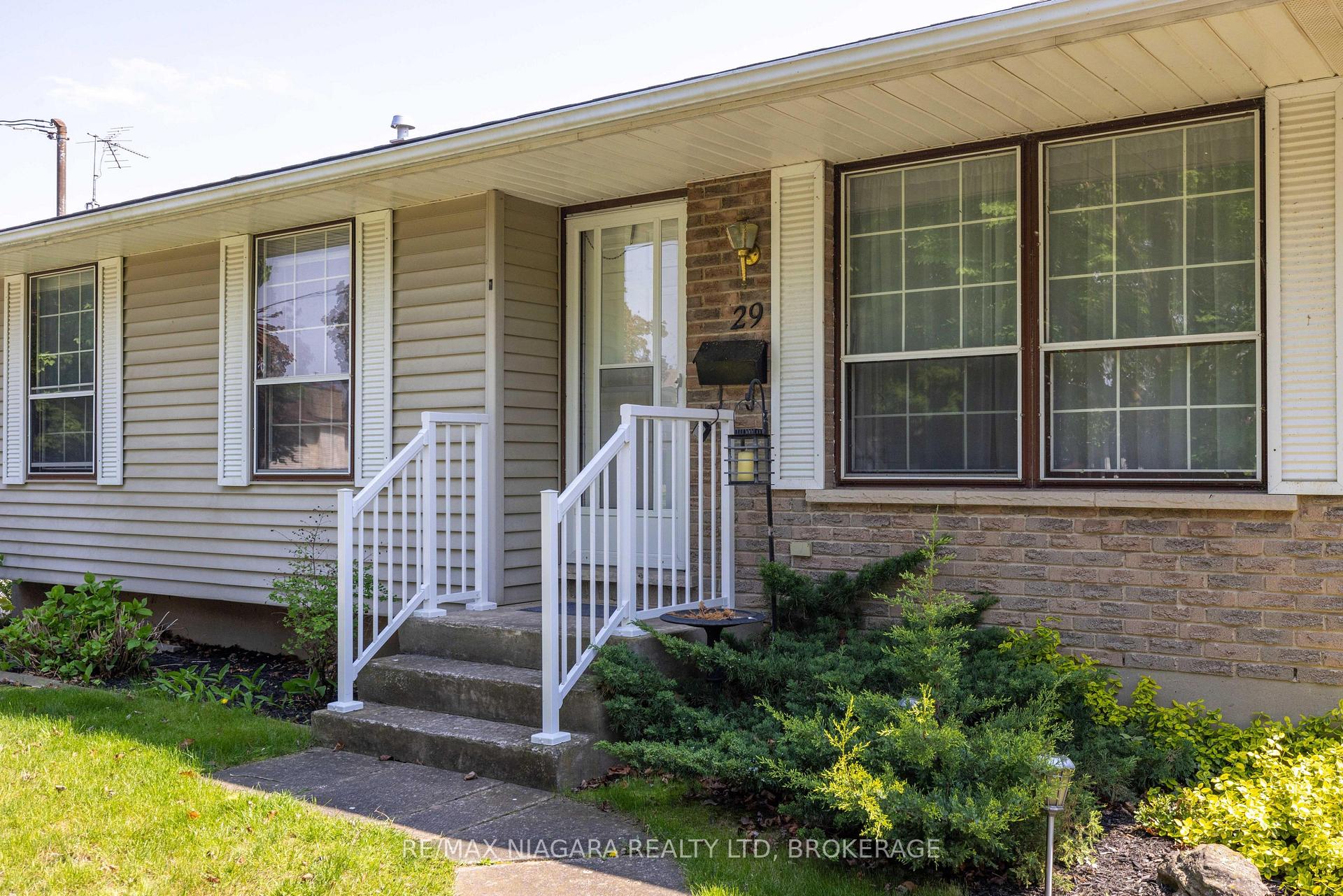 Photo 17 of 29 Granada Drive, St. Catharines, Lakeshore — HOMEH