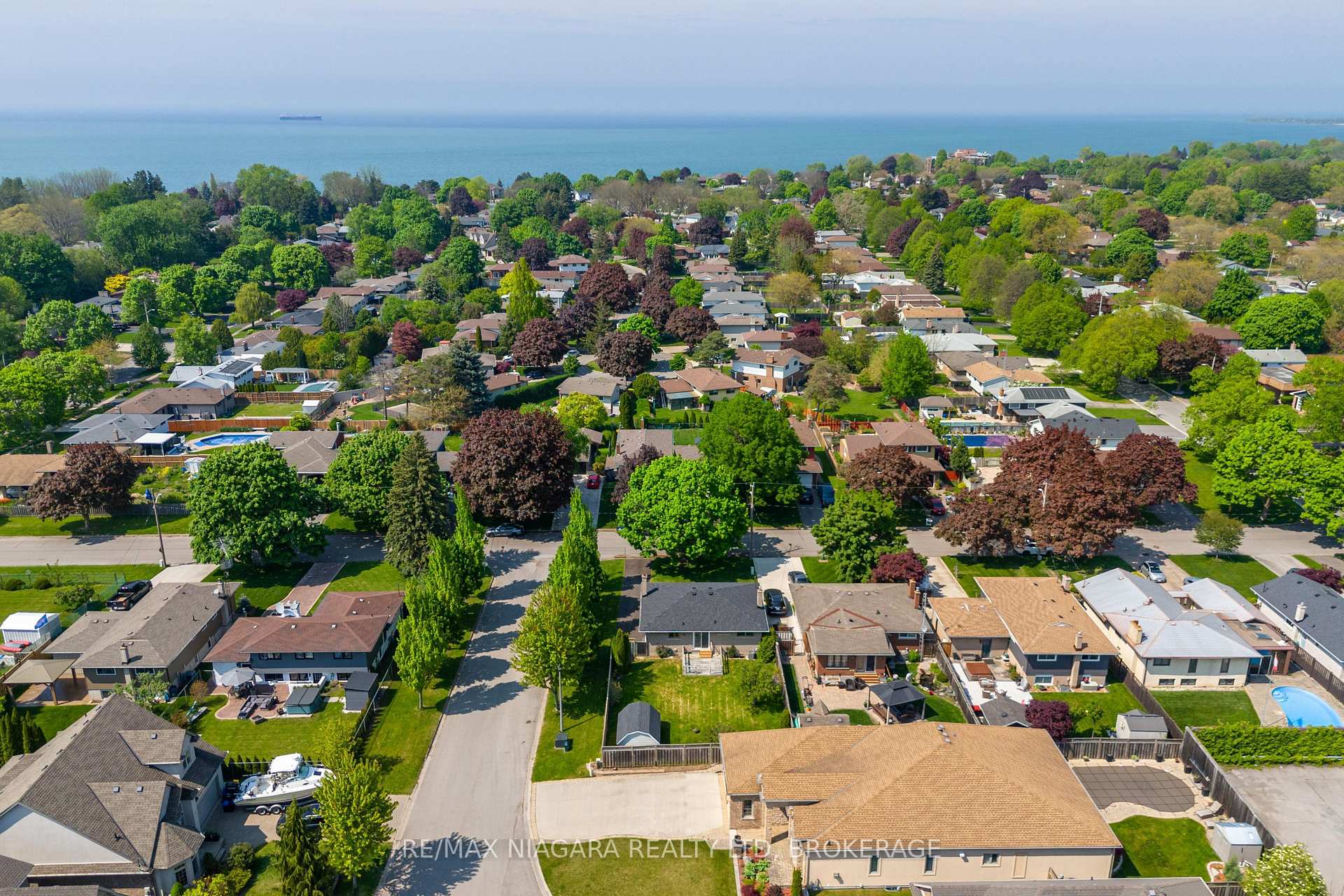 Photo 21 of 29 Granada Drive, St. Catharines, Lakeshore — HOMEH