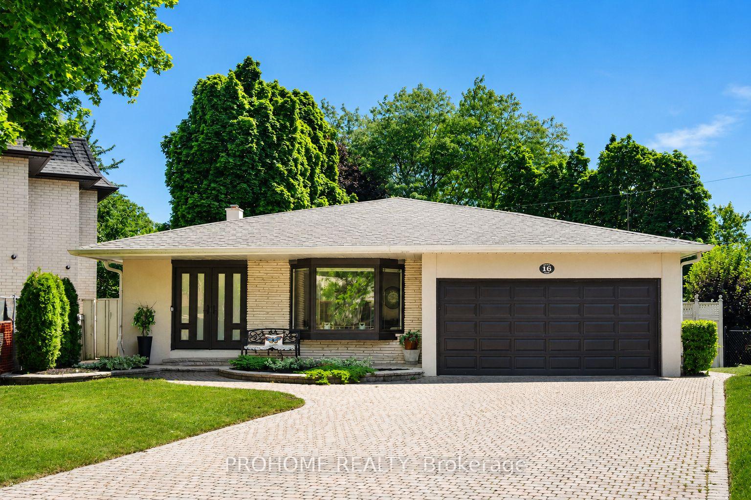 Photo 4 of 16 Tuscay Court, Markham, Unionville — HOMEH