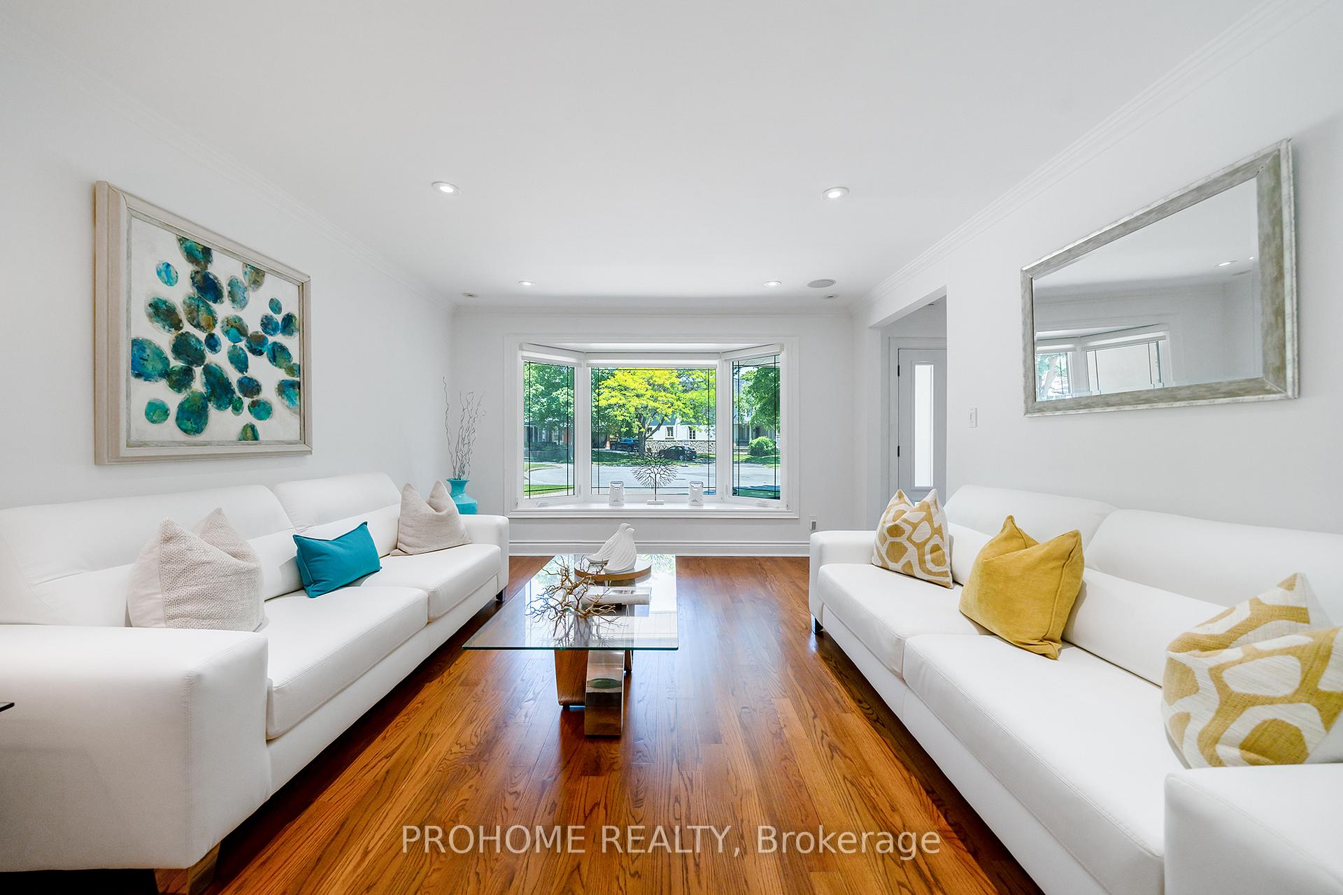 Photo 8 of 16 Tuscay Court, Markham, Unionville — HOMEH