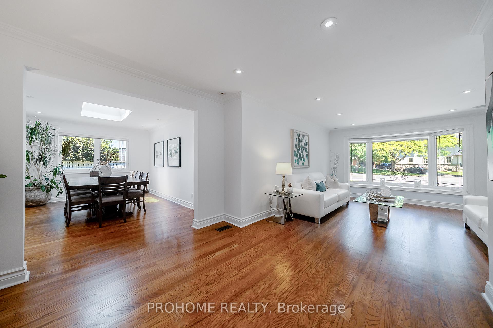 Photo 10 of 16 Tuscay Court, Markham, Unionville — HOMEH