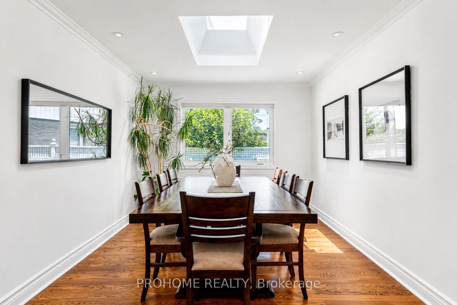 Photo 11 of 16 Tuscay Court, Markham, Unionville — HOMEH
