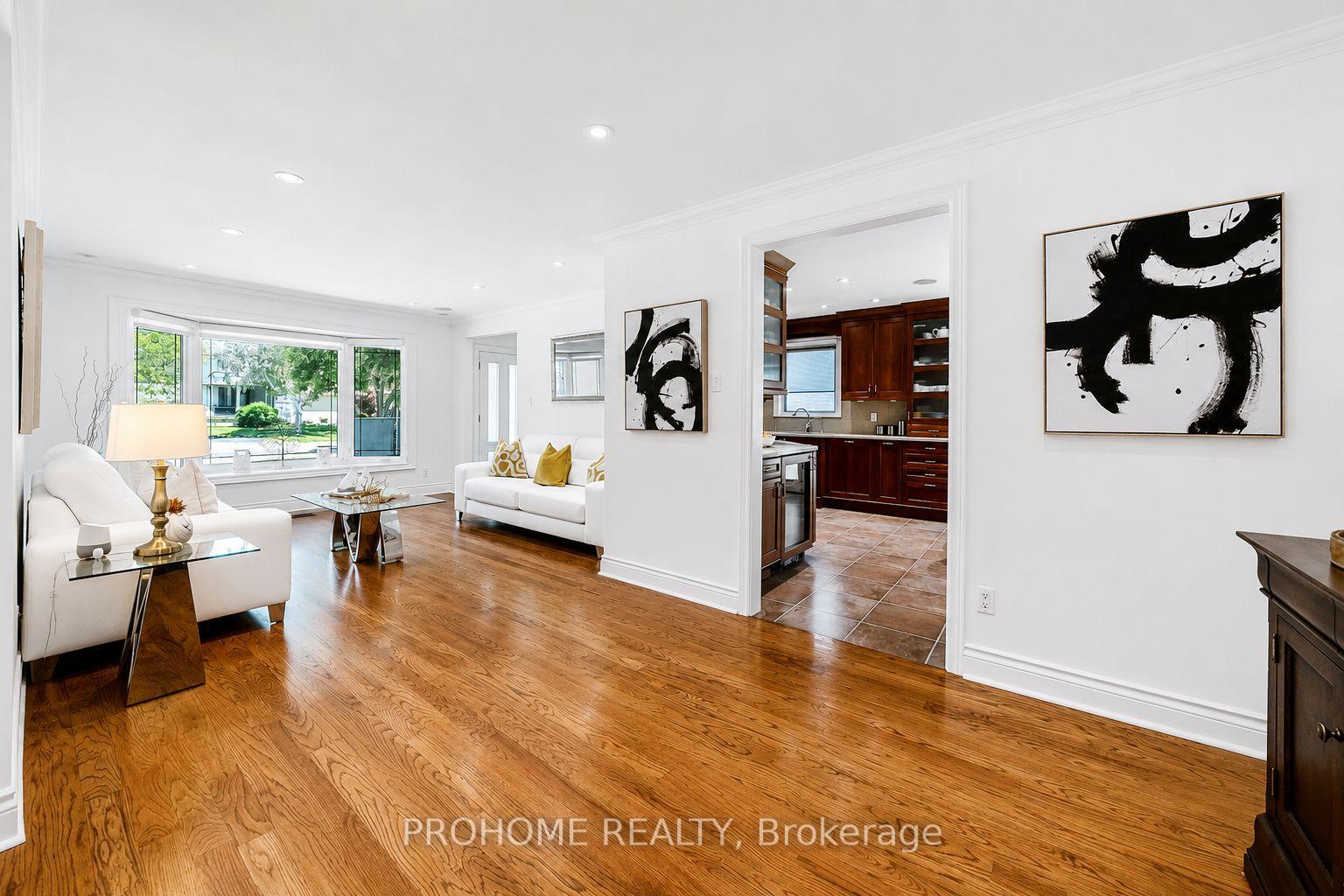 Photo 13 of 16 Tuscay Court, Markham, Unionville — HOMEH