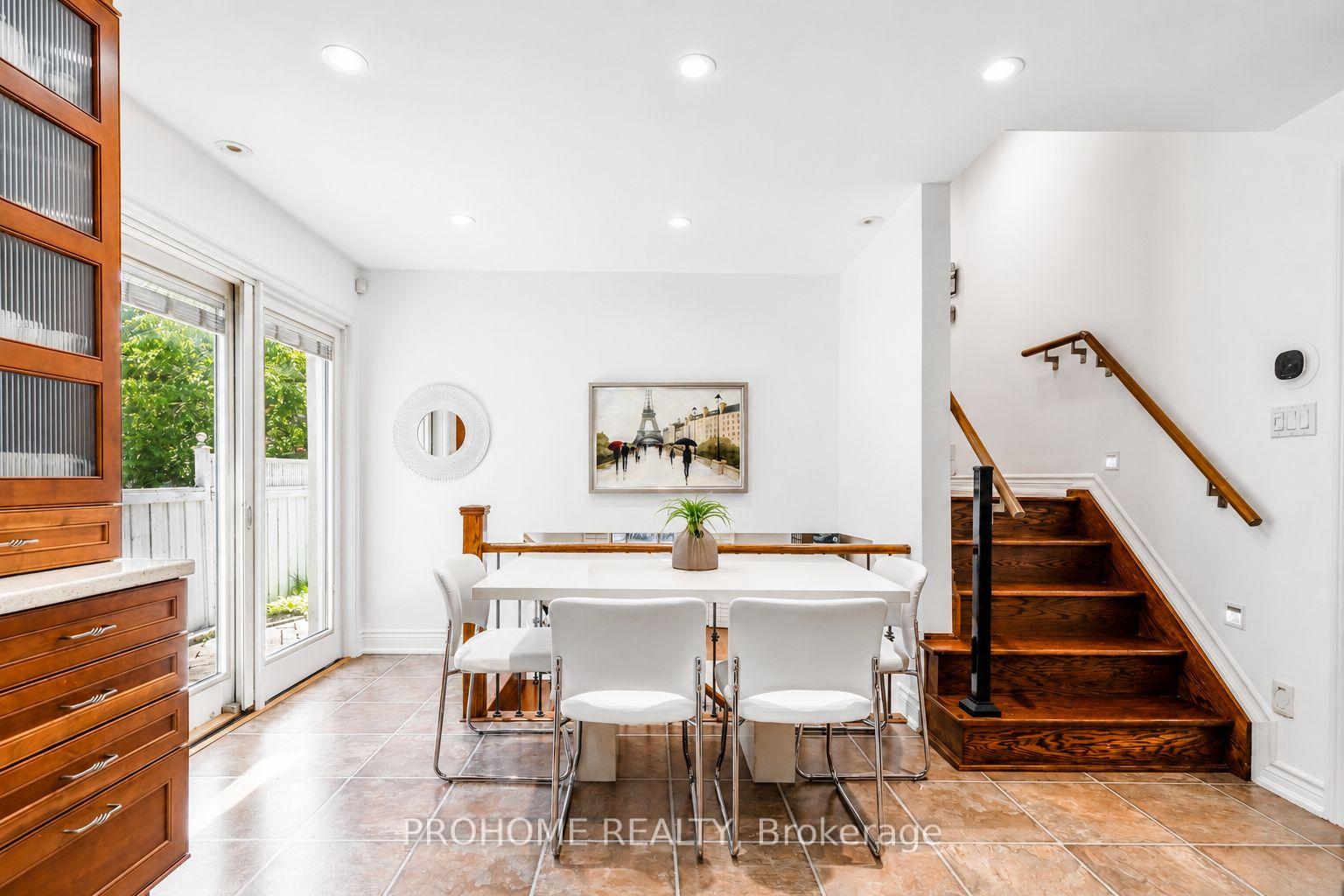 Photo 17 of 16 Tuscay Court, Markham, Unionville — HOMEH