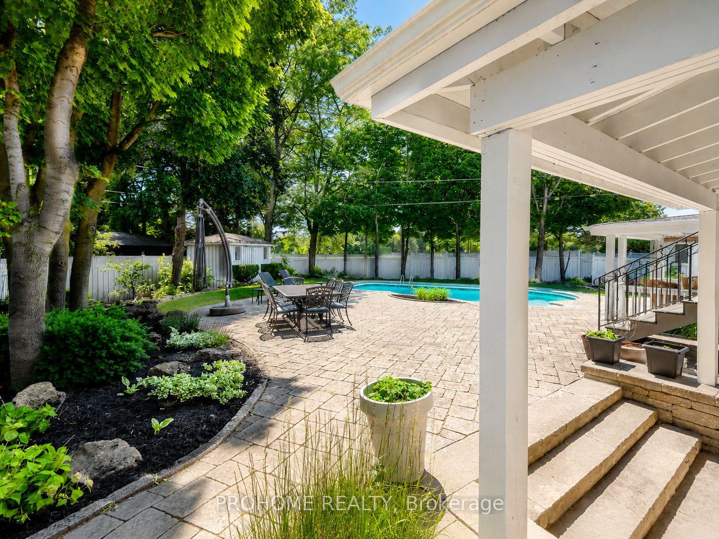 Photo 20 of 16 Tuscay Court, Markham, Unionville — HOMEH