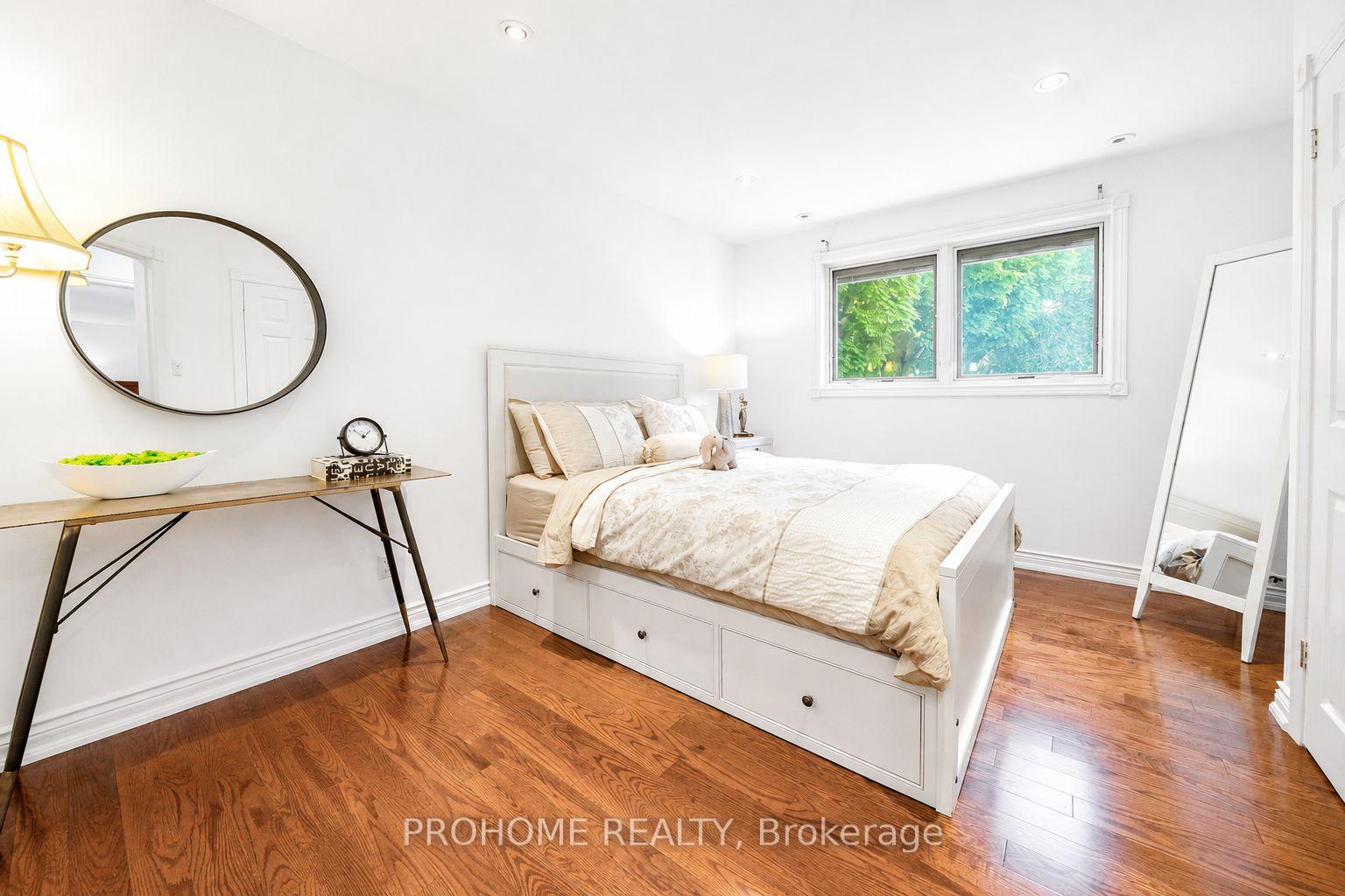 Photo 30 of 16 Tuscay Court, Markham, Unionville — HOMEH