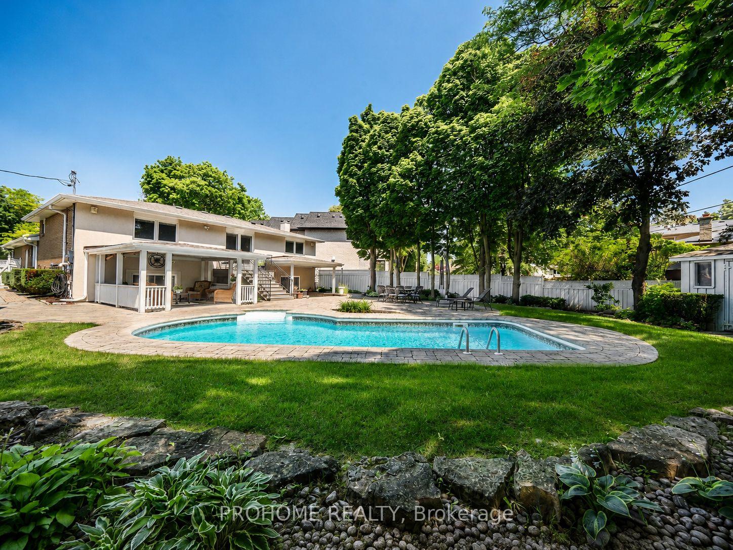 Photo 40 of 16 Tuscay Court, Markham, Unionville — HOMEH