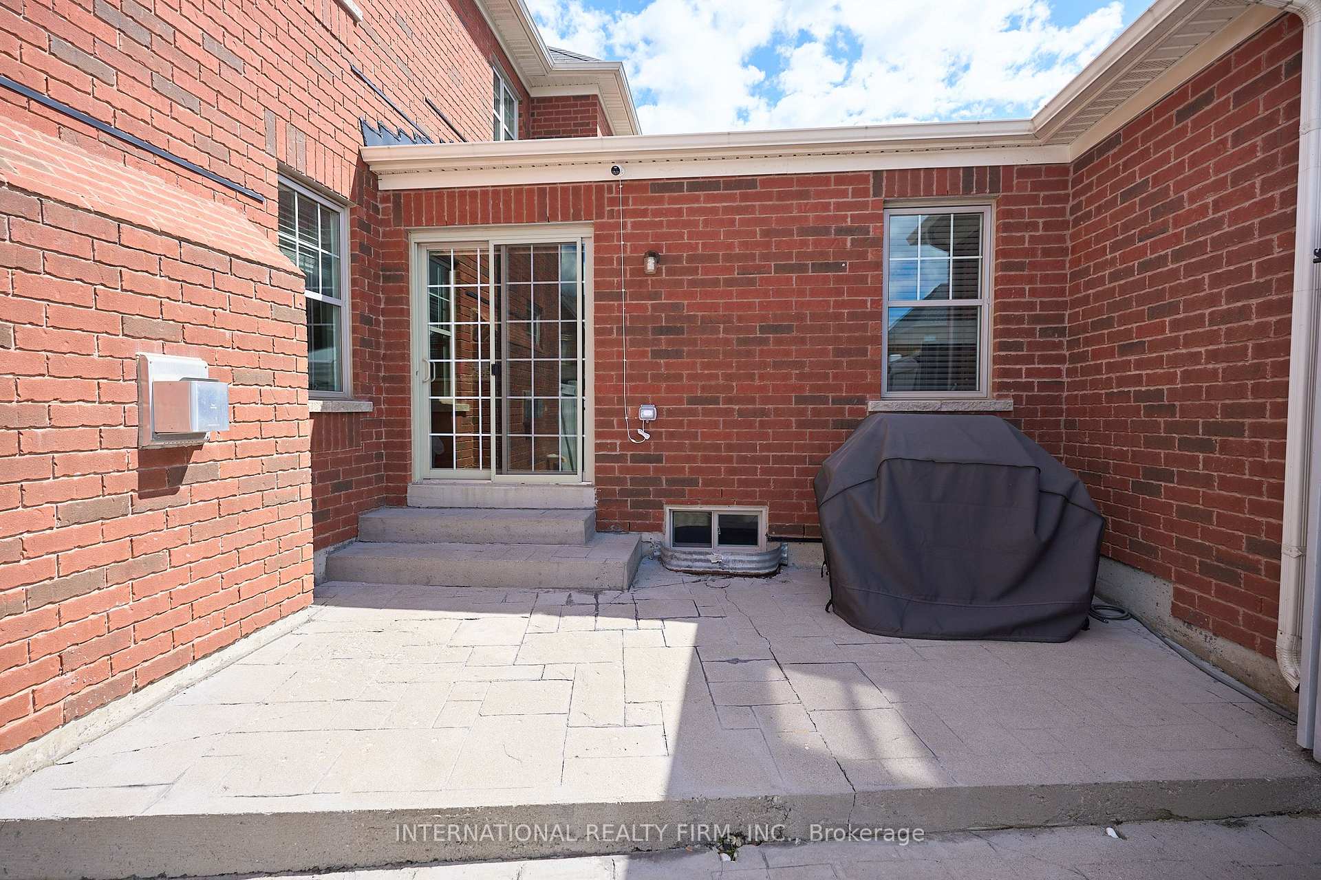 Photo 6 of 212 Pringle Avenue, Milton, Scott — HOMEH
