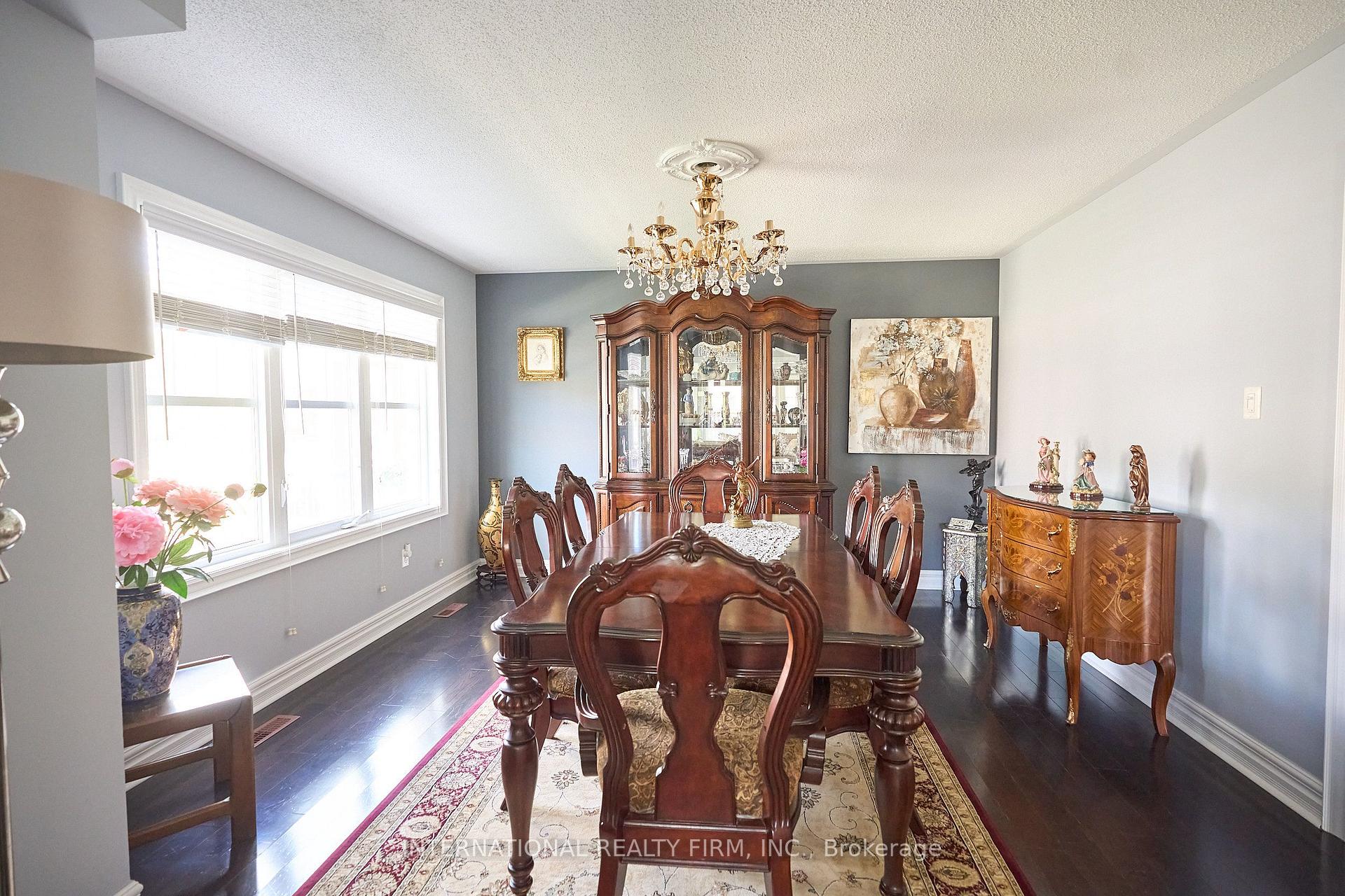 Photo 11 of 212 Pringle Avenue, Milton, Scott — HOMEH