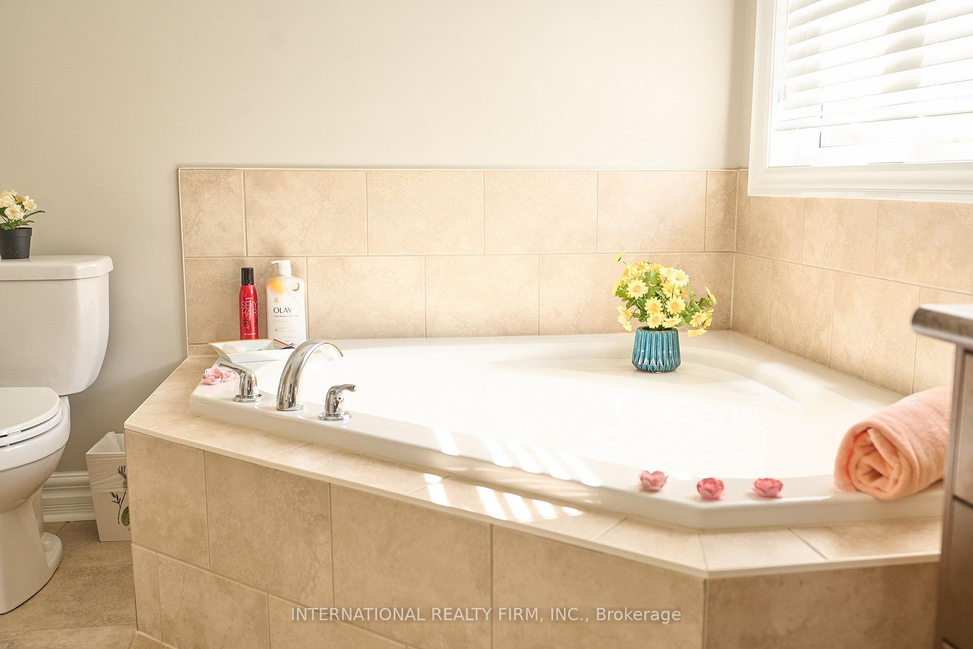 Photo 26 of 212 Pringle Avenue, Milton, Scott — HOMEH