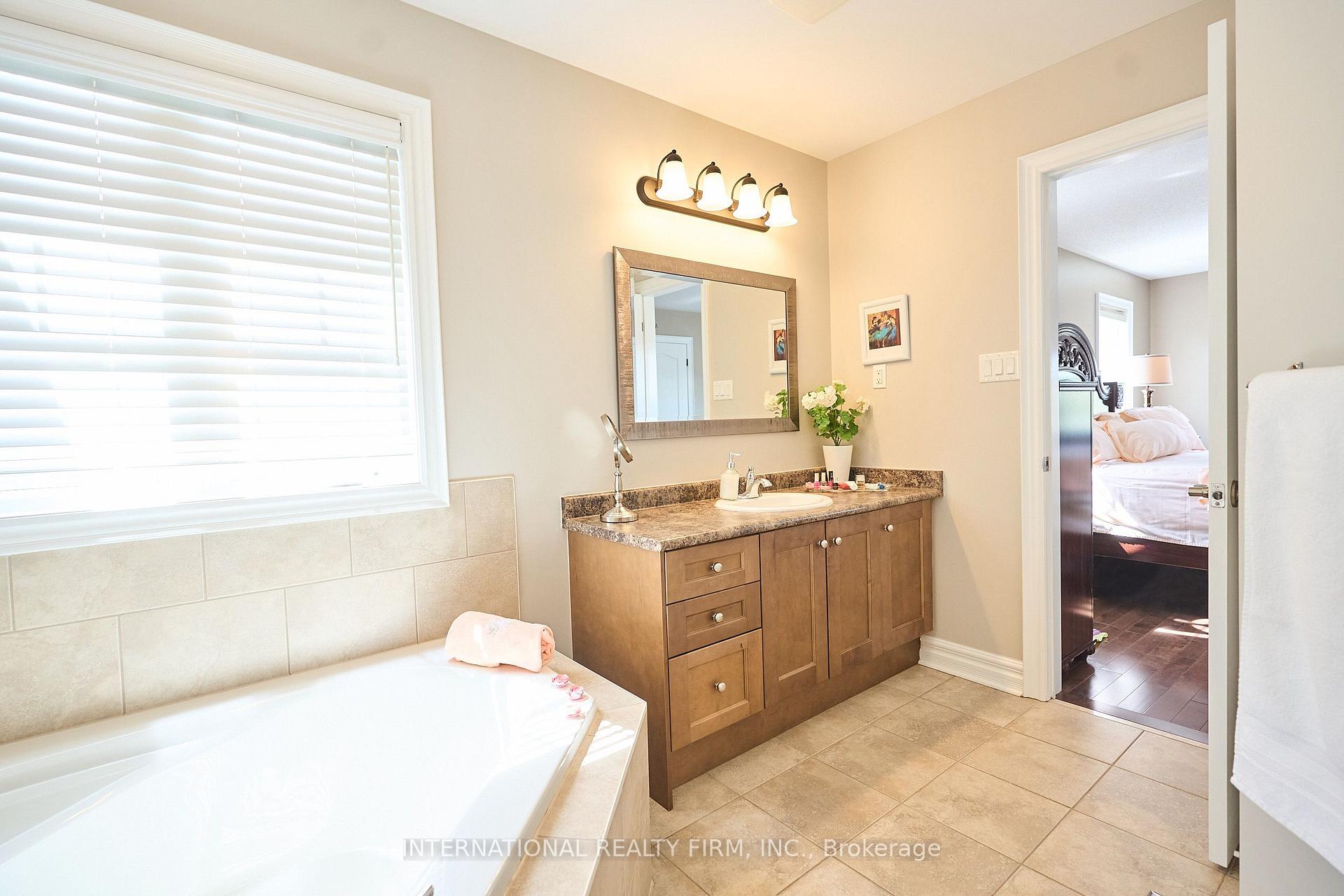 Photo 27 of 212 Pringle Avenue, Milton, Scott — HOMEH