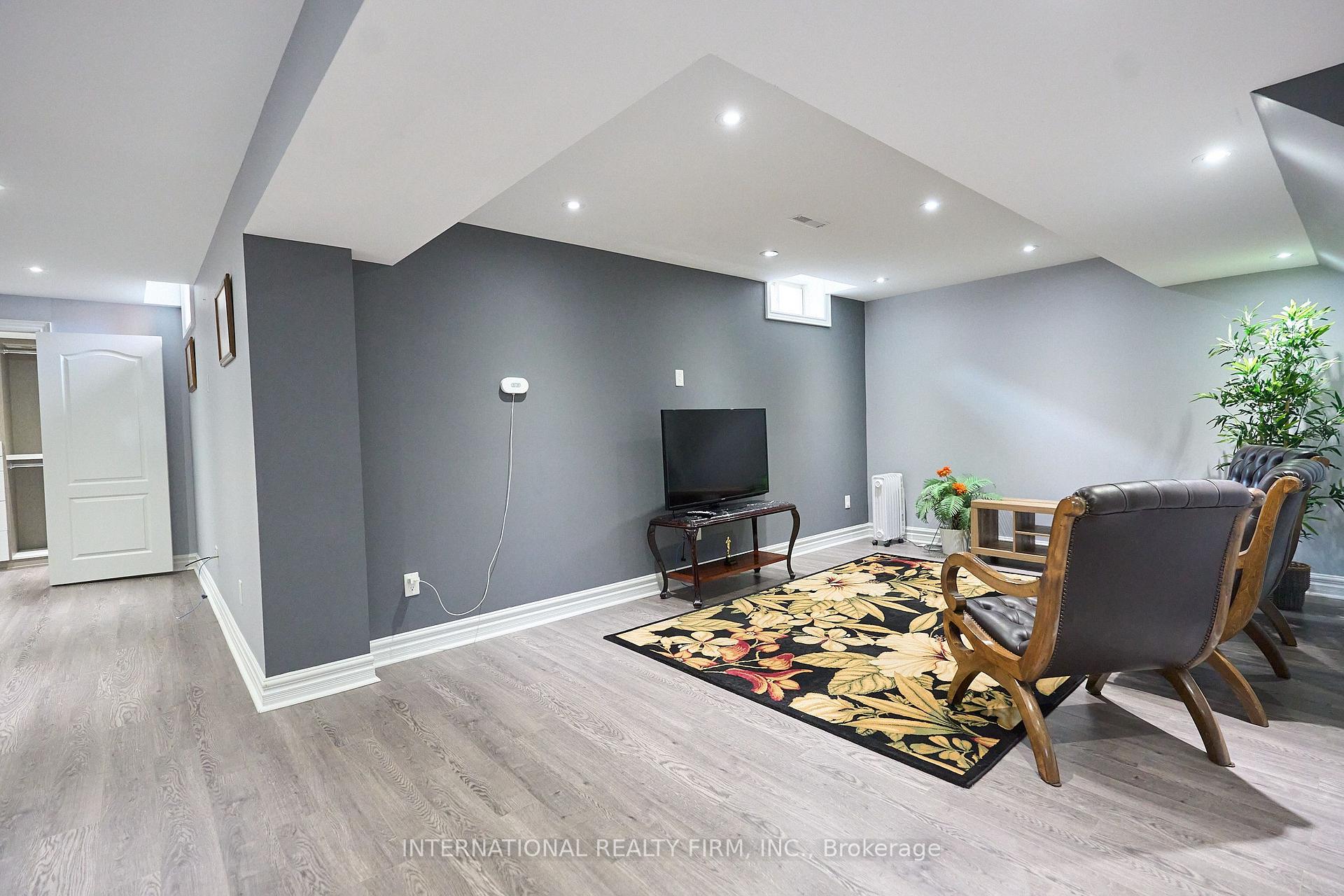 Photo 33 of 212 Pringle Avenue, Milton, Scott — HOMEH