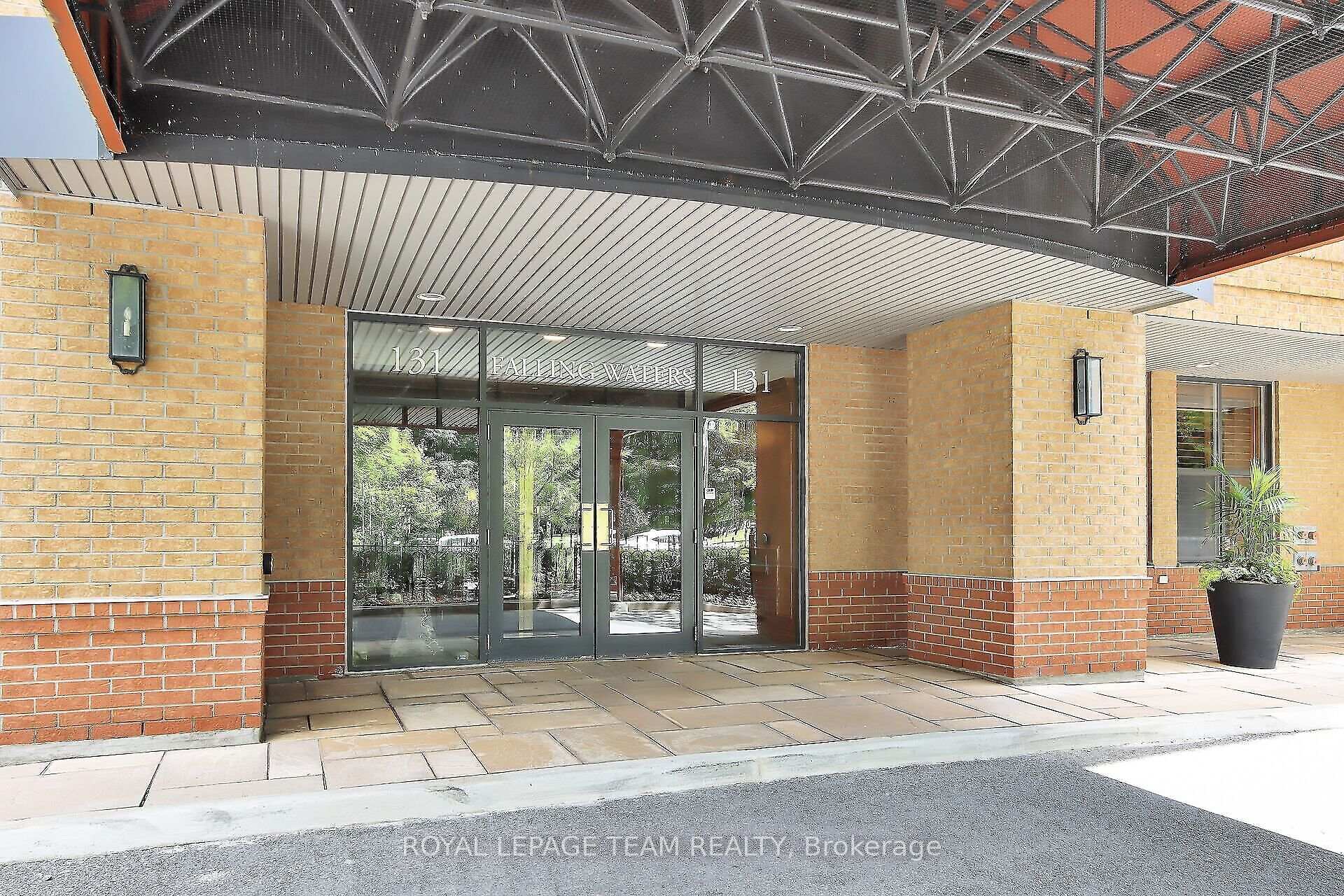 Photo 3 of Unit 701, 131 Wurtemburg Street, Ottawa, Lower Town — HOMEH