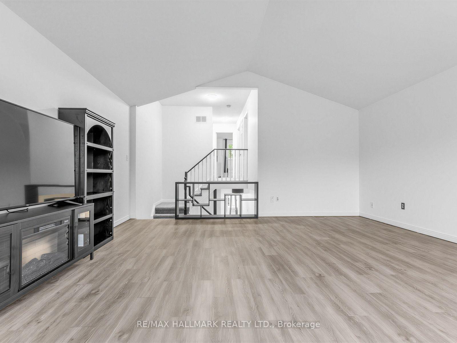Photo 21 of 1553 Rawlings Drive, Pickering, Liverpool — HOMEH
