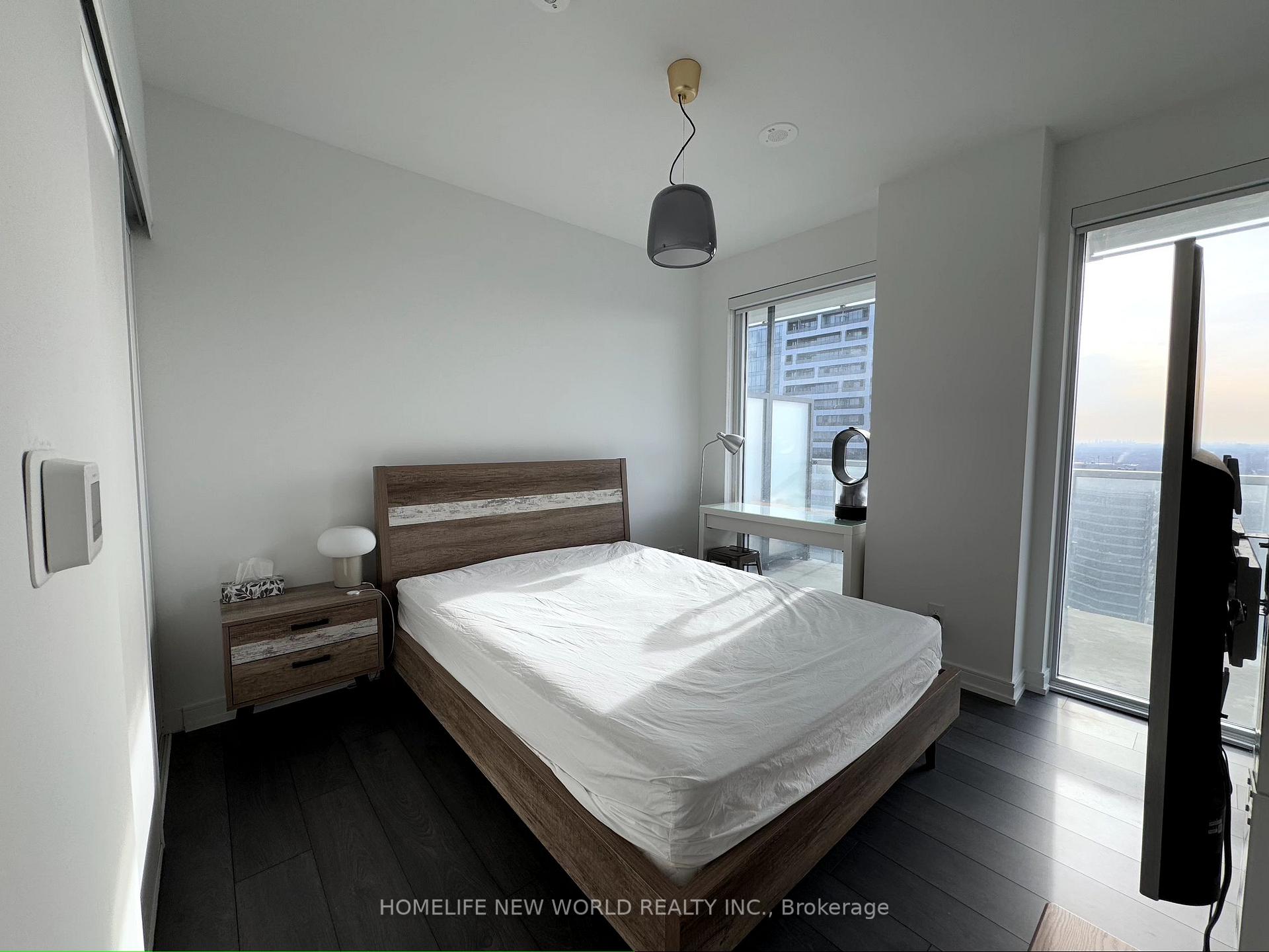 Photo 5 of Unit 4201, 3 Gloucester Street, Toronto, Church-Yonge Corridor — HOMEH