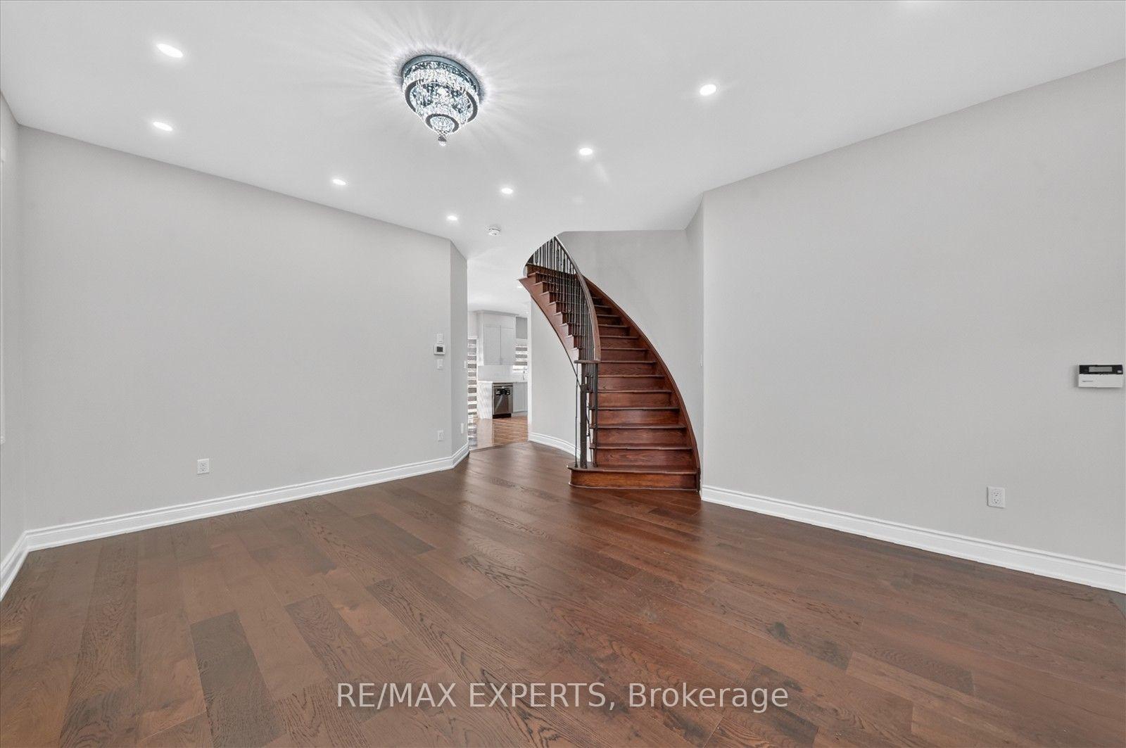 Photo 6 of 22 Arctic Willow Road, Brampton, Sandringham-Wellington — HOMEH