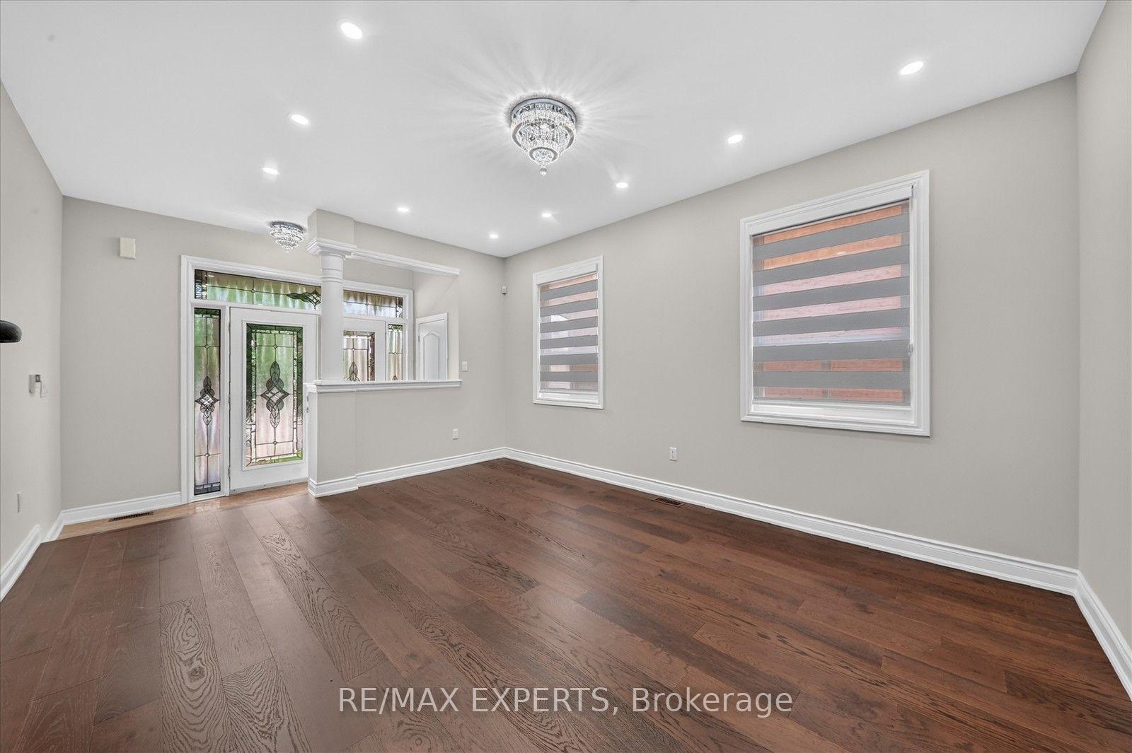 Photo 8 of 22 Arctic Willow Road, Brampton, Sandringham-Wellington — HOMEH