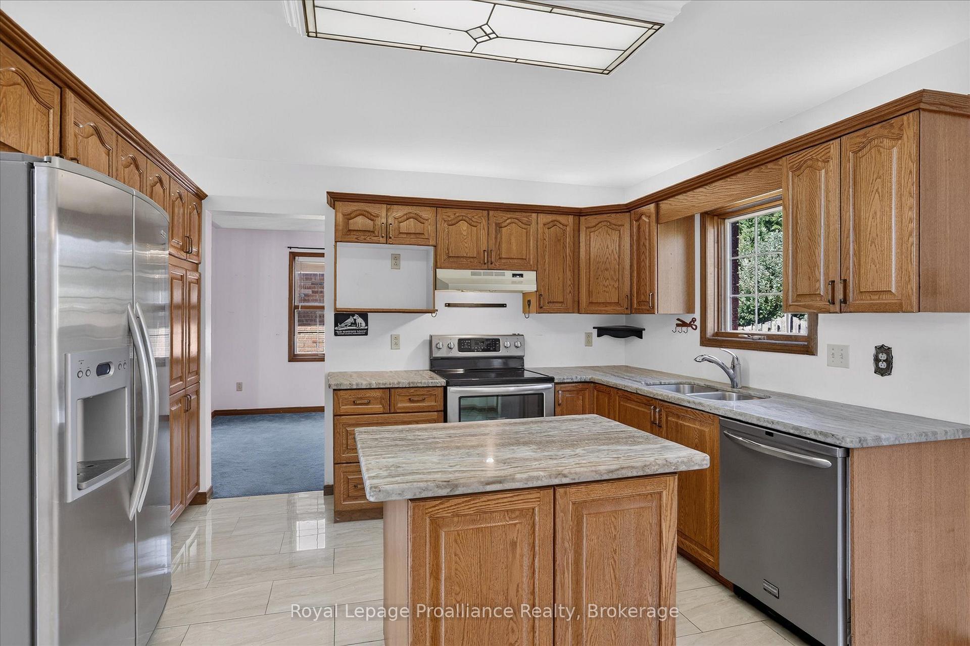 Photo 26 of 1664 Forster Avenue, Peterborough, Otonabee Ward 1 — HOMEH