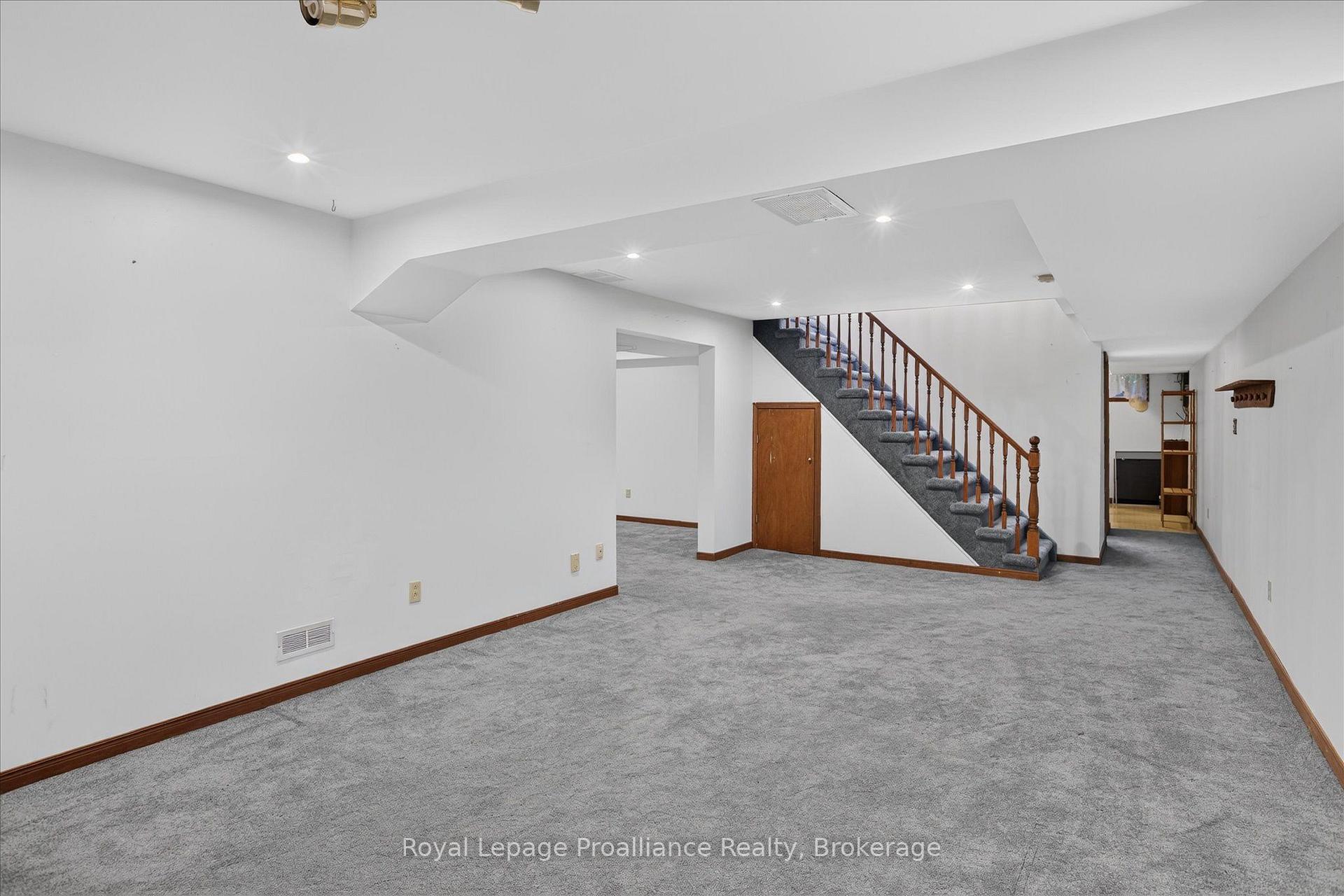 Photo 88 of 1664 Forster Avenue, Peterborough, Otonabee Ward 1 — HOMEH