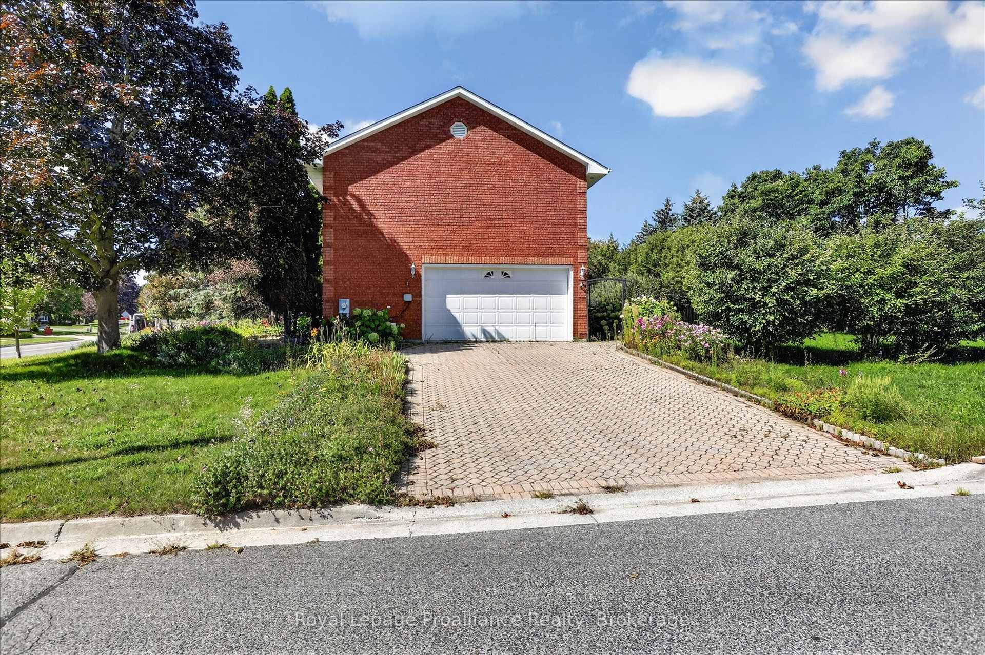 Photo 94 of 1664 Forster Avenue, Peterborough, Otonabee Ward 1 — HOMEH