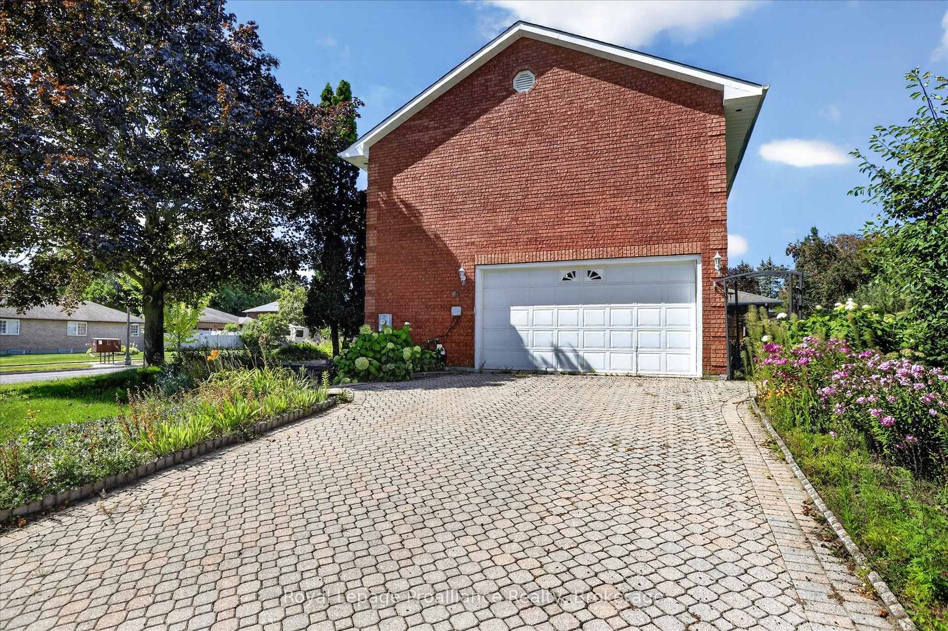 Photo 96 of 1664 Forster Avenue, Peterborough, Otonabee Ward 1 — HOMEH