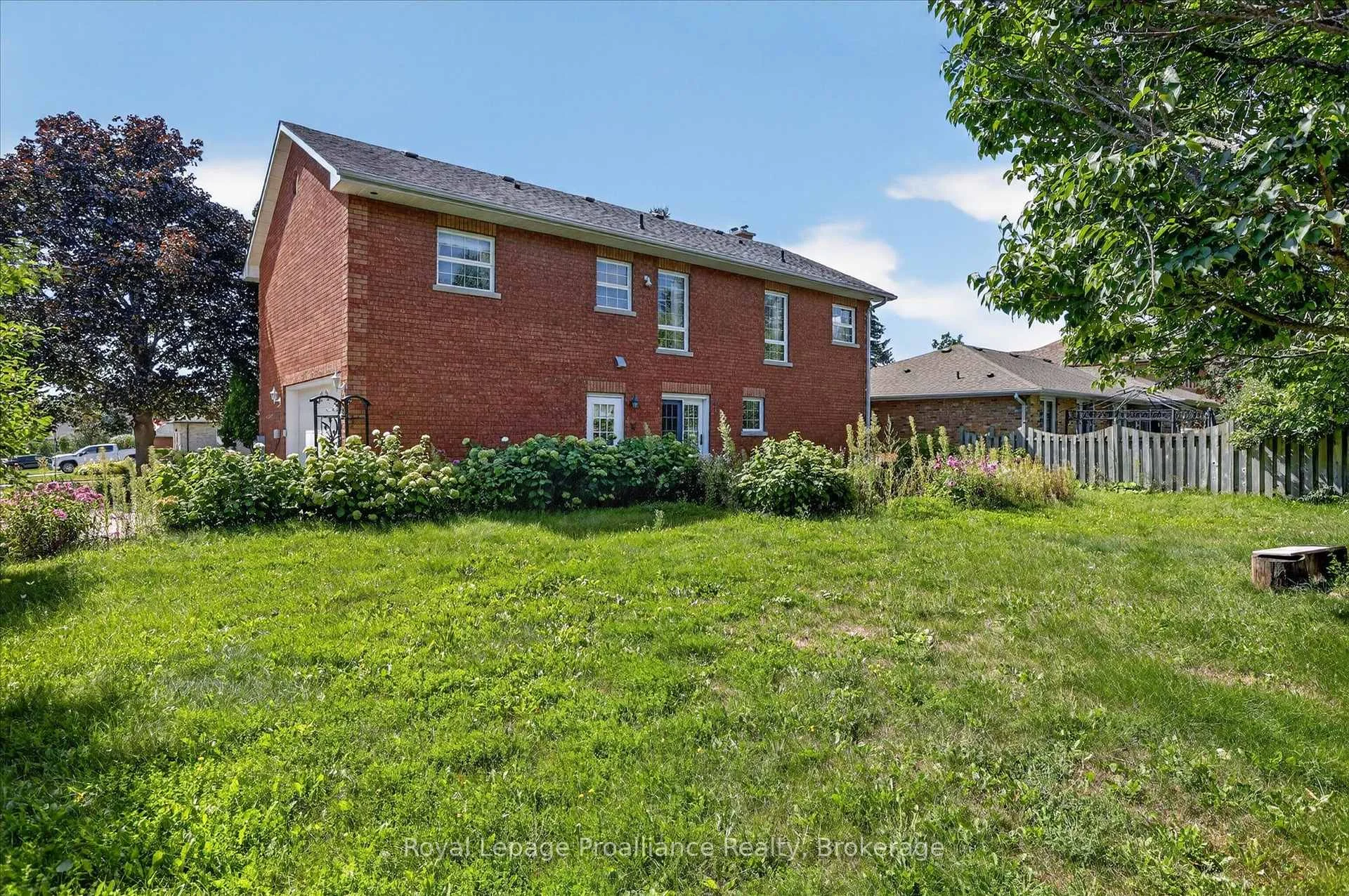 Photo 100 of 1664 Forster Avenue, Peterborough, Otonabee Ward 1 — HOMEH