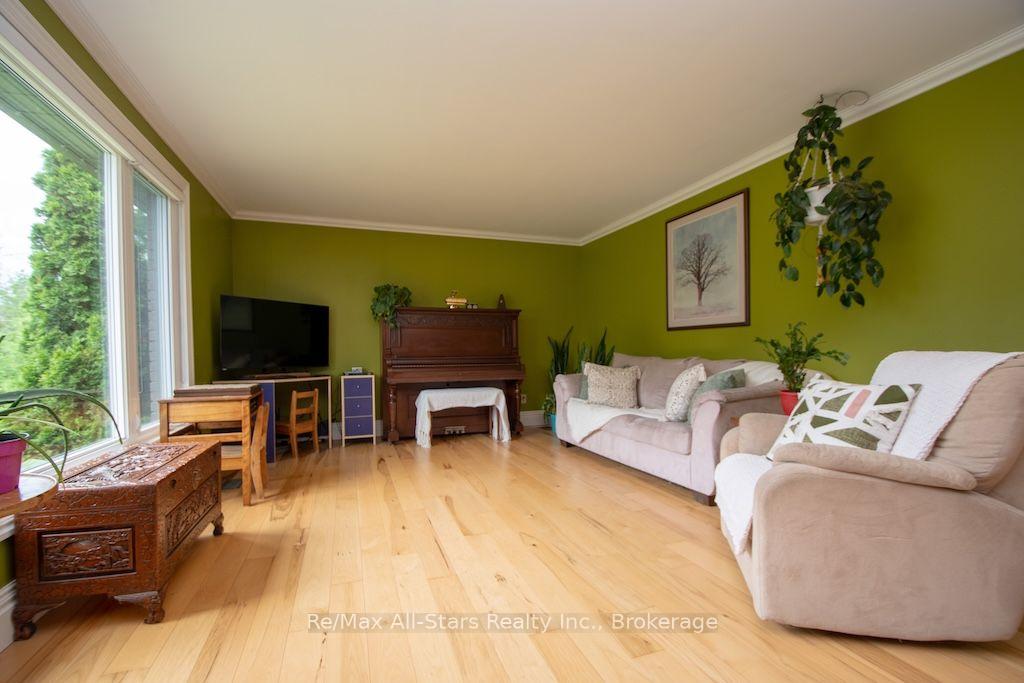 Photo 4 of 1571 Elm Tree Road, Kawartha Lakes, Lindsay — HOMEH