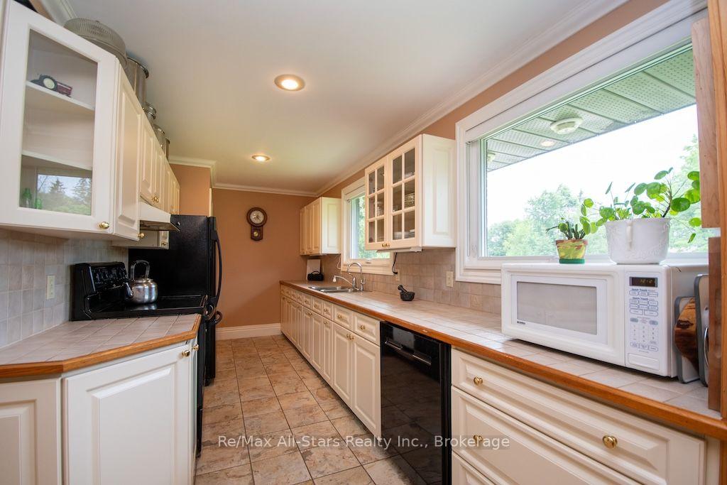 Photo 10 of 1571 Elm Tree Road, Kawartha Lakes, Lindsay — HOMEH
