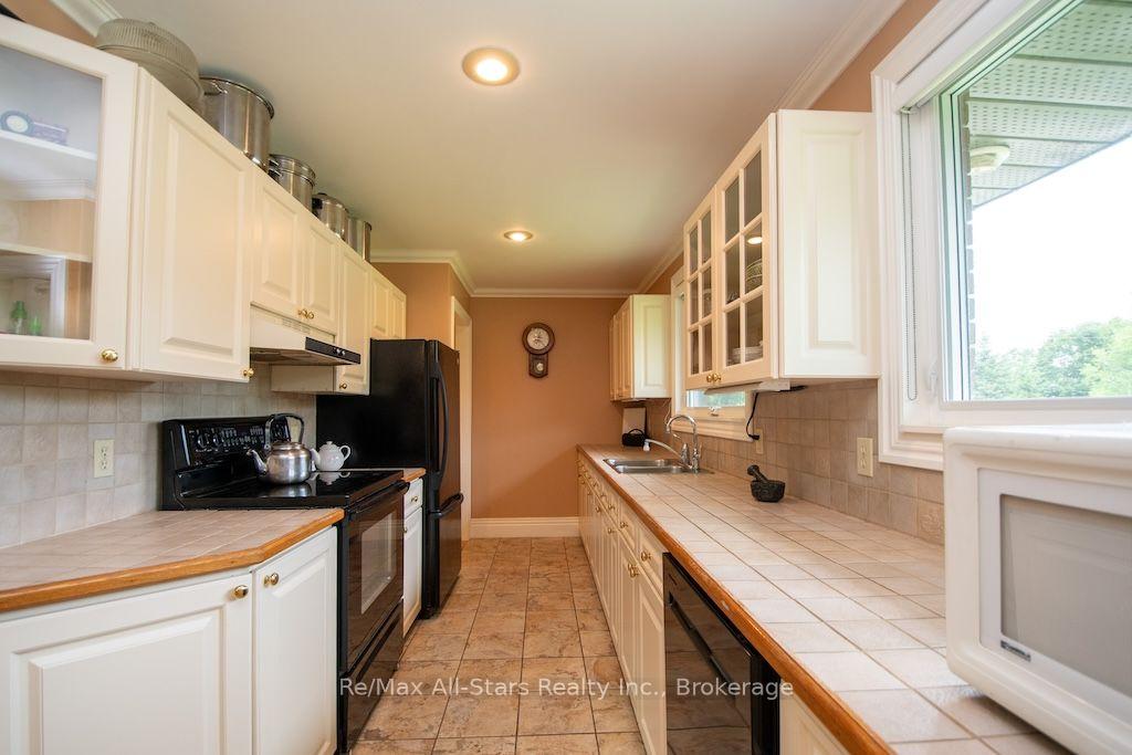 Photo 11 of 1571 Elm Tree Road, Kawartha Lakes, Lindsay — HOMEH