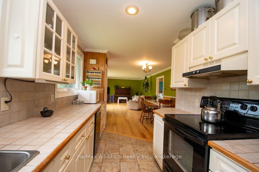 Photo 12 of 1571 Elm Tree Road, Kawartha Lakes, Lindsay — HOMEH