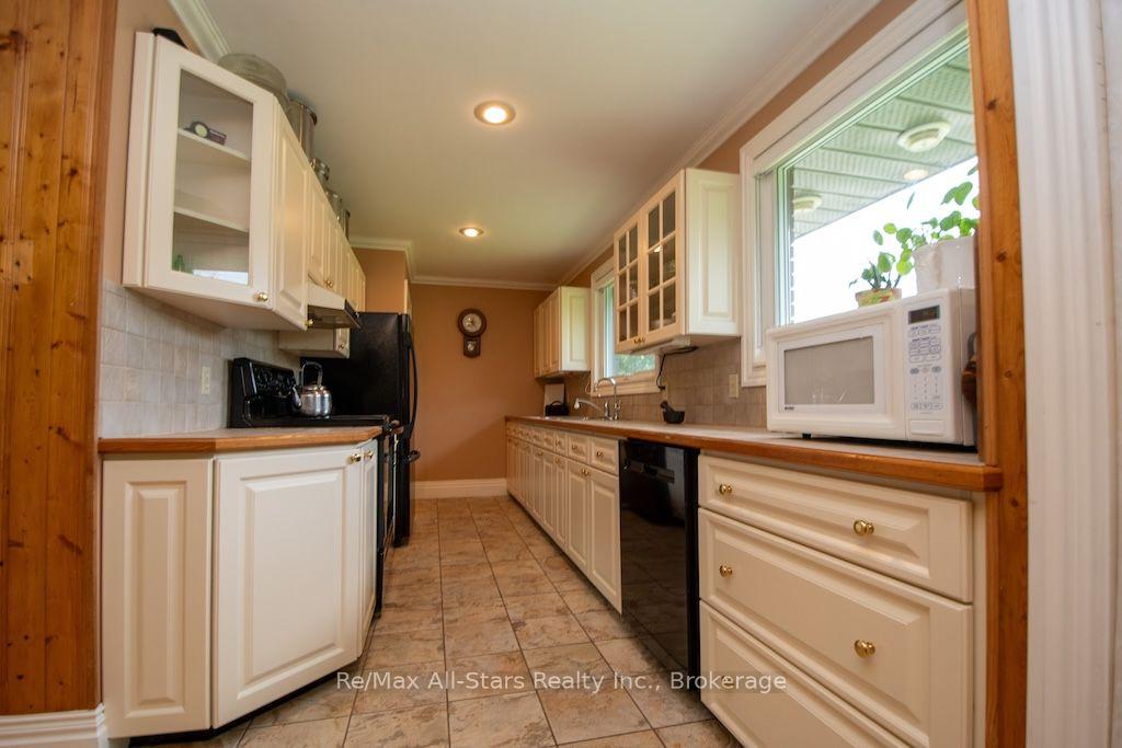 Photo 13 of 1571 Elm Tree Road, Kawartha Lakes, Lindsay — HOMEH