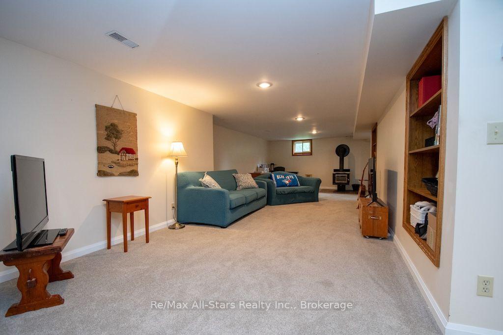 Photo 25 of 1571 Elm Tree Road, Kawartha Lakes, Lindsay — HOMEH