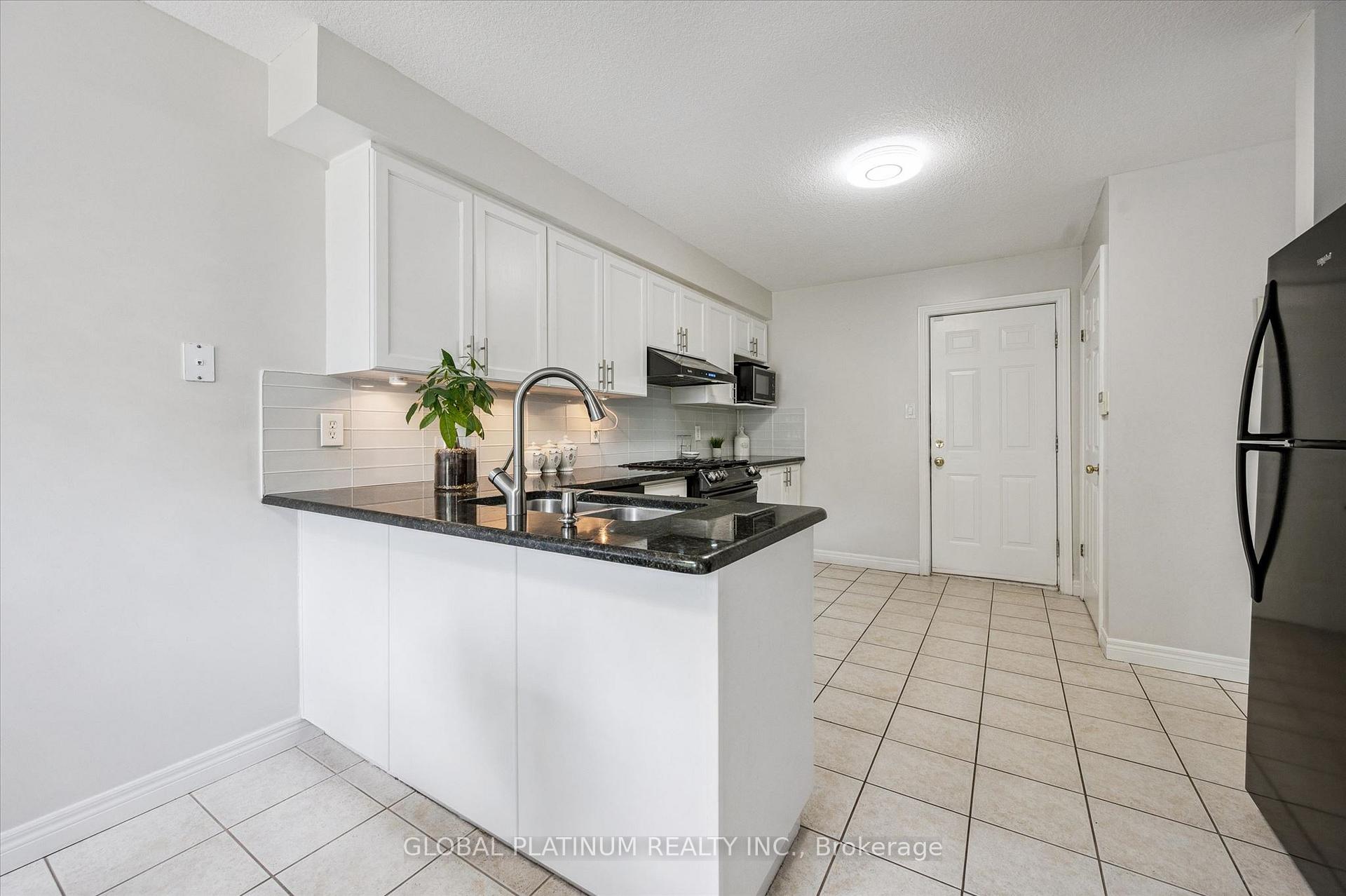 Photo 14 of 244 Doon South Drive, Kitchener, Doon South — HOMEH
