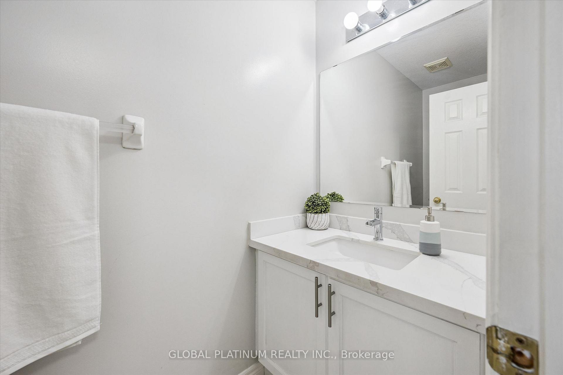 Photo 15 of 244 Doon South Drive, Kitchener, Doon South — HOMEH