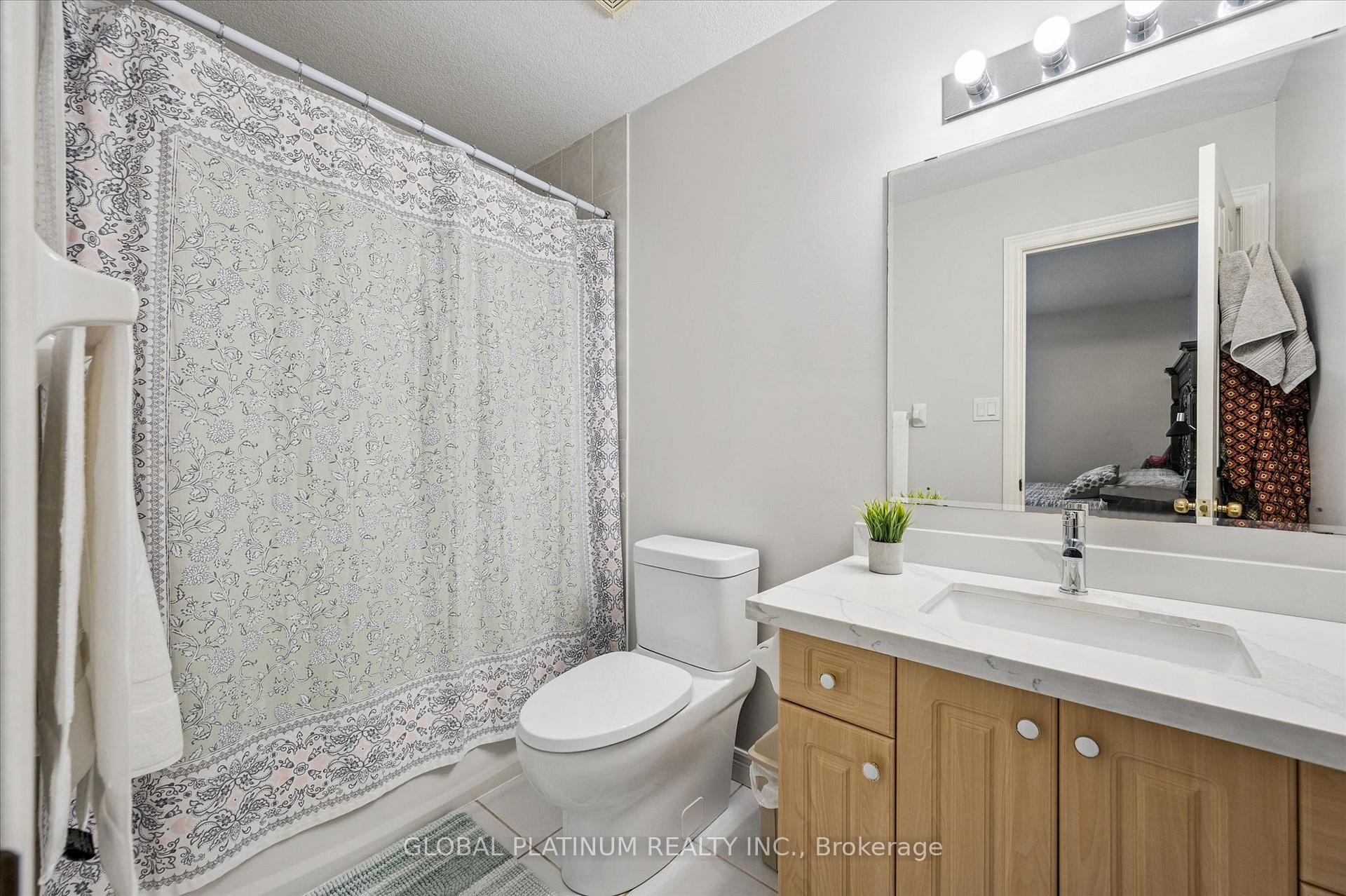 Photo 20 of 244 Doon South Drive, Kitchener, Doon South — HOMEH