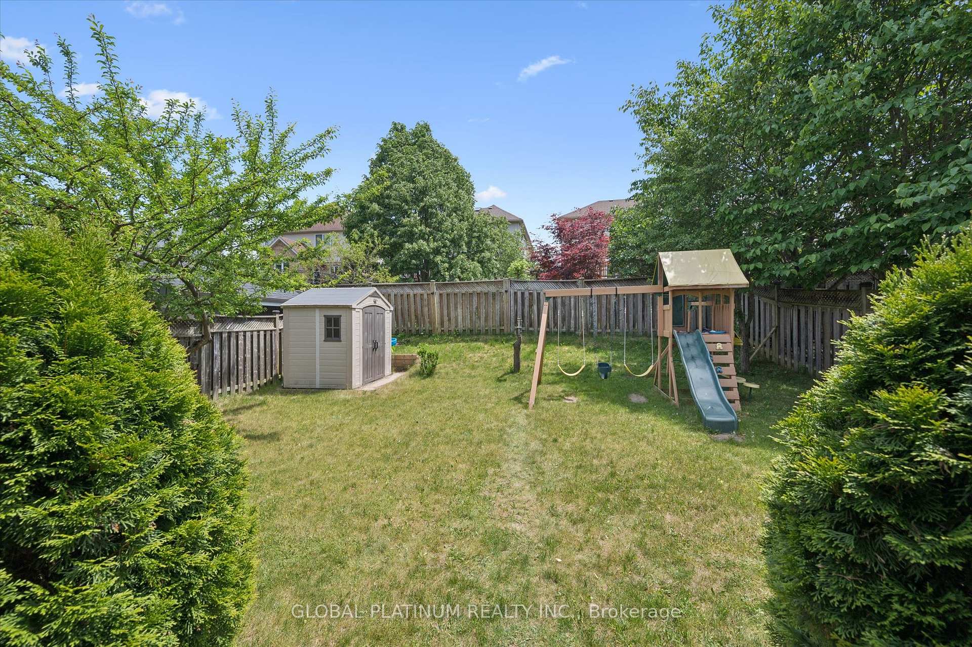 Photo 33 of 244 Doon South Drive, Kitchener, Doon South — HOMEH