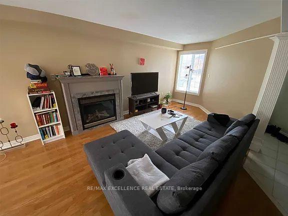 Photo 2 of 35 Mckenzie Crescent, Barrie, Ardagh — HOMEH