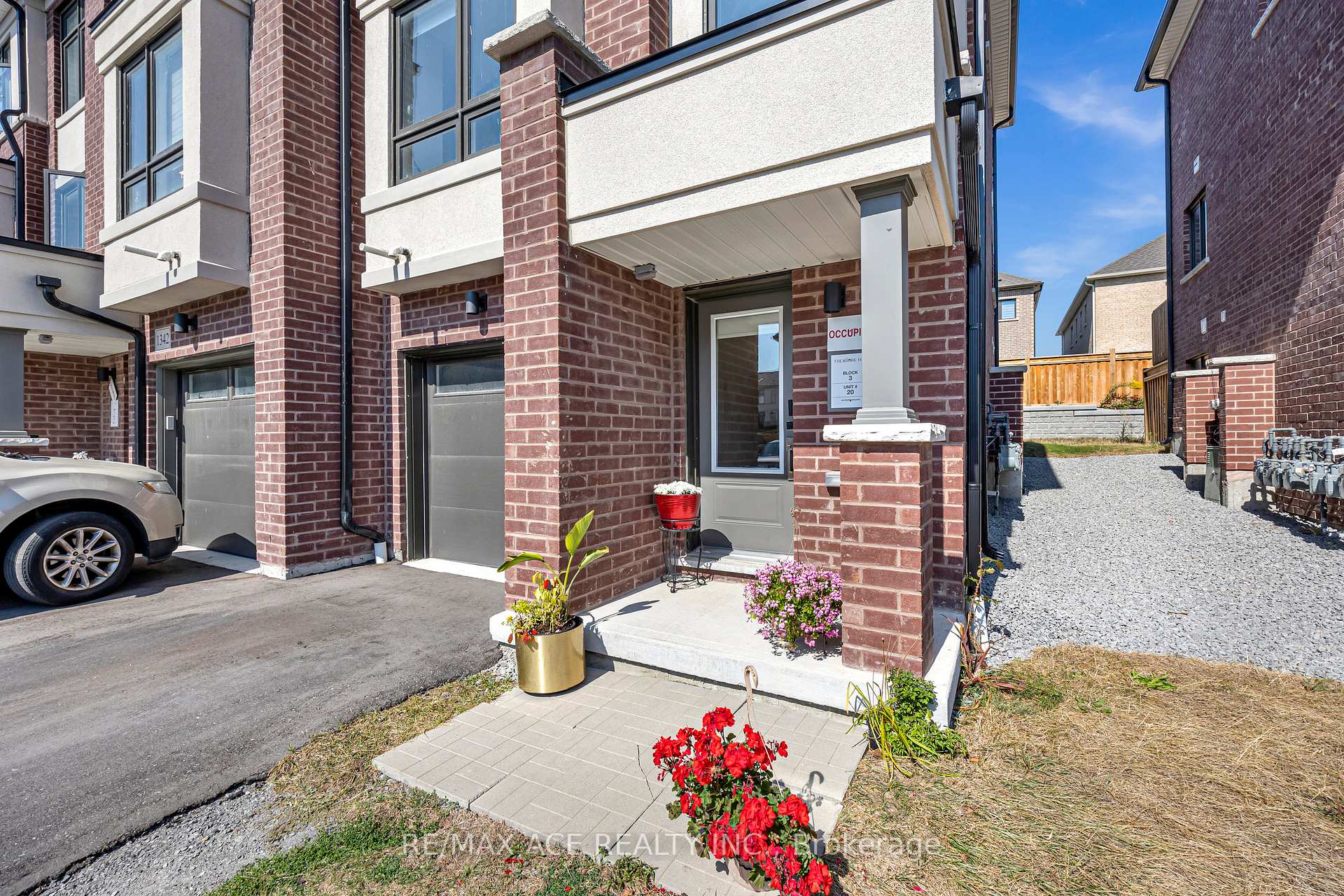 Photo 2 of 1344 Bradenton Path, Oshawa, Eastdale — HOMEH