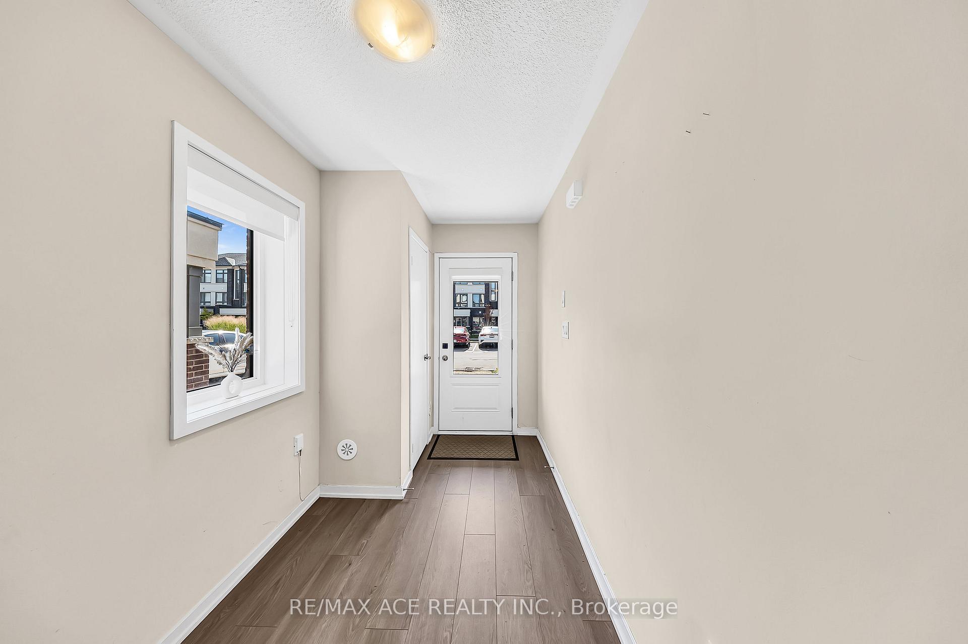 Photo 4 of 1344 Bradenton Path, Oshawa, Eastdale — HOMEH