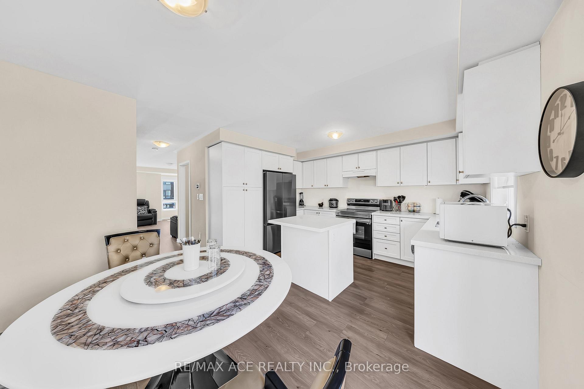 Photo 12 of 1344 Bradenton Path, Oshawa, Eastdale — HOMEH