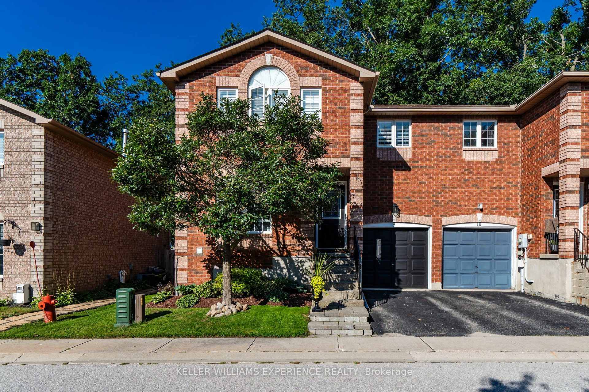 Photo 2 of Unit 9, 38 Kenwell Crescent, Barrie, Holly — HOMEH